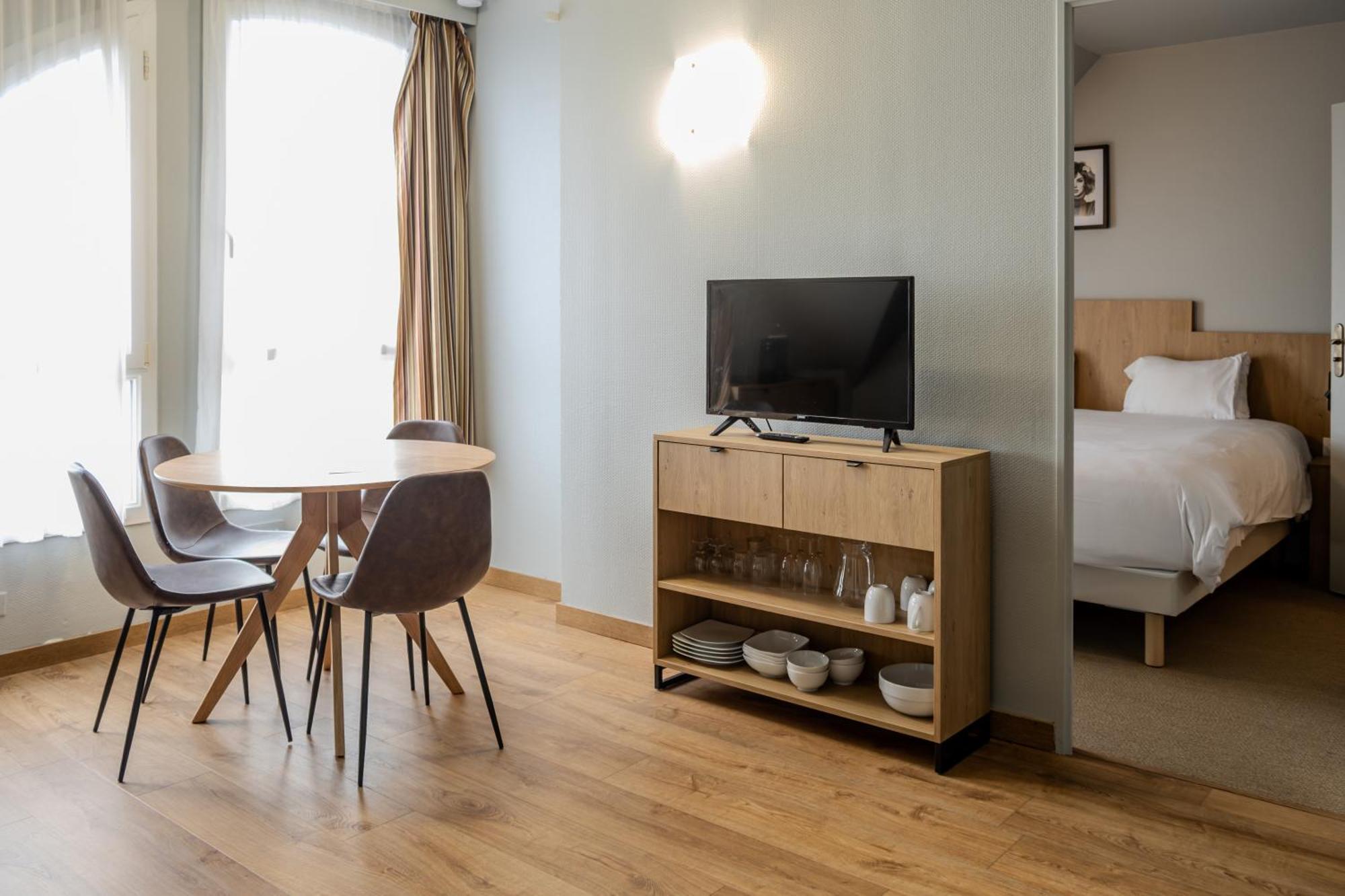 Deluxe Apartment