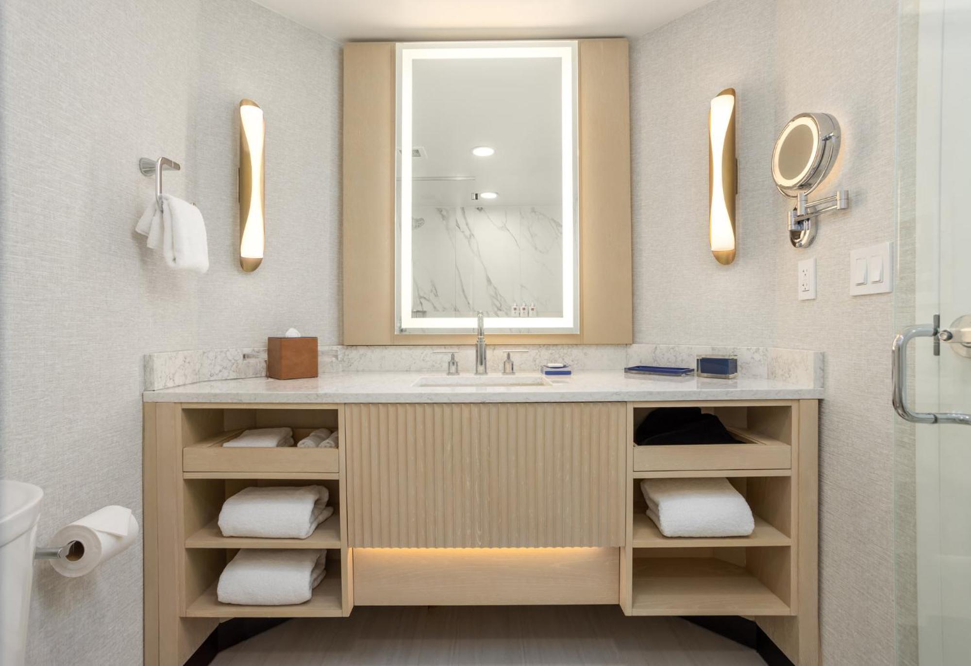 Grand Junior Suite,1756511485:JPEG