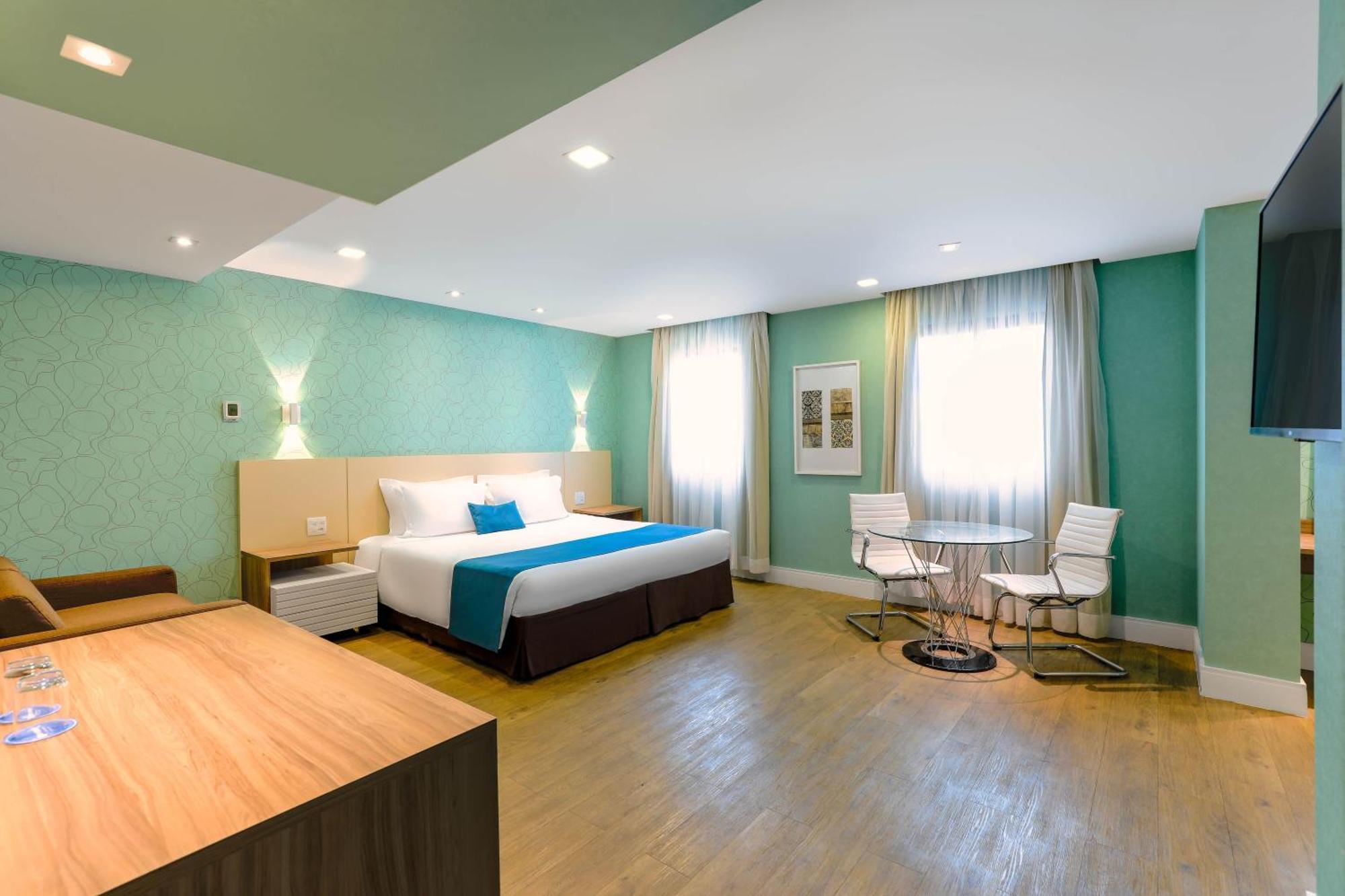 Deluxe King Suite