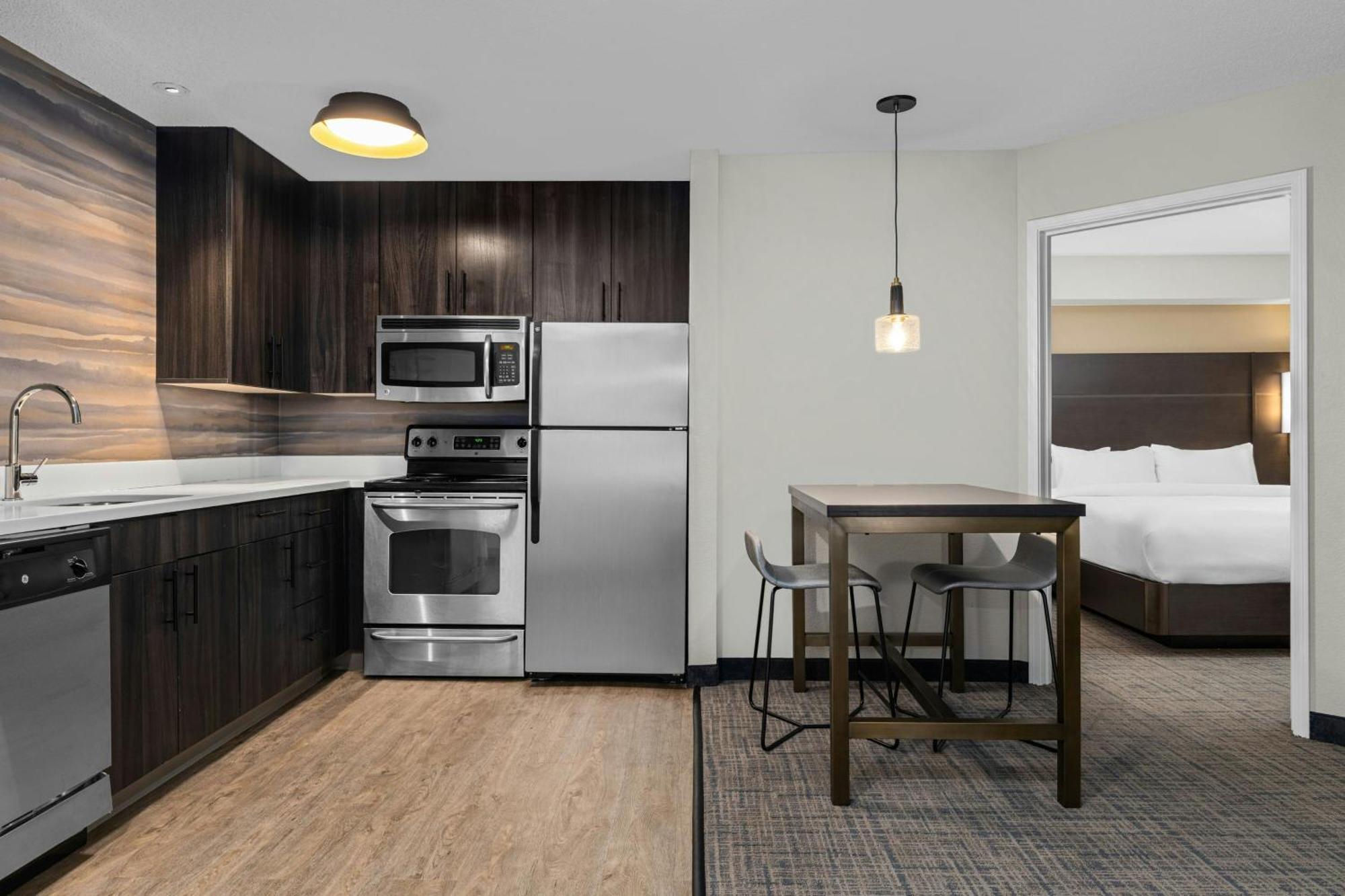 One-Bedroom King Suite