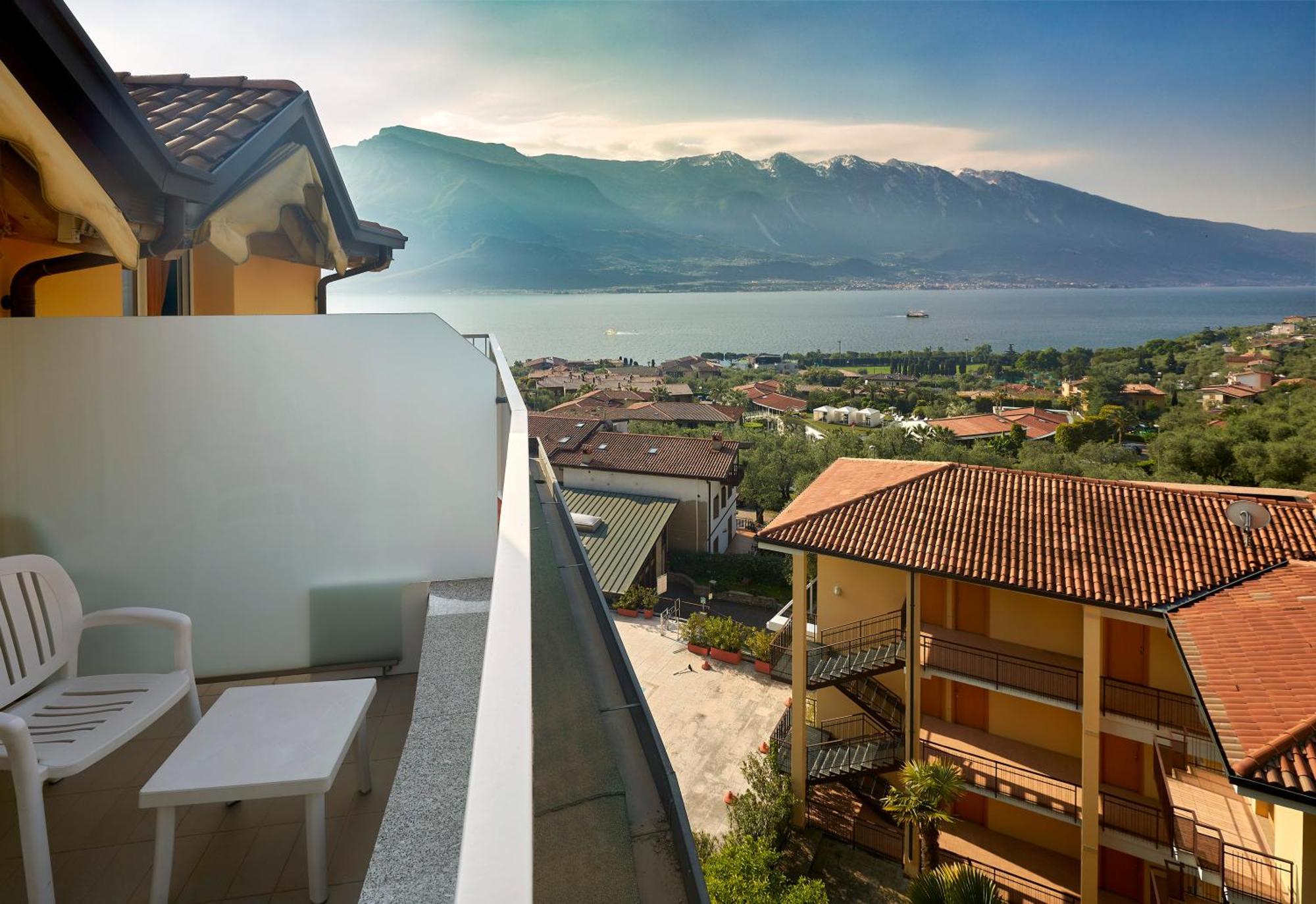 Superior Double or Twin Room Lake View