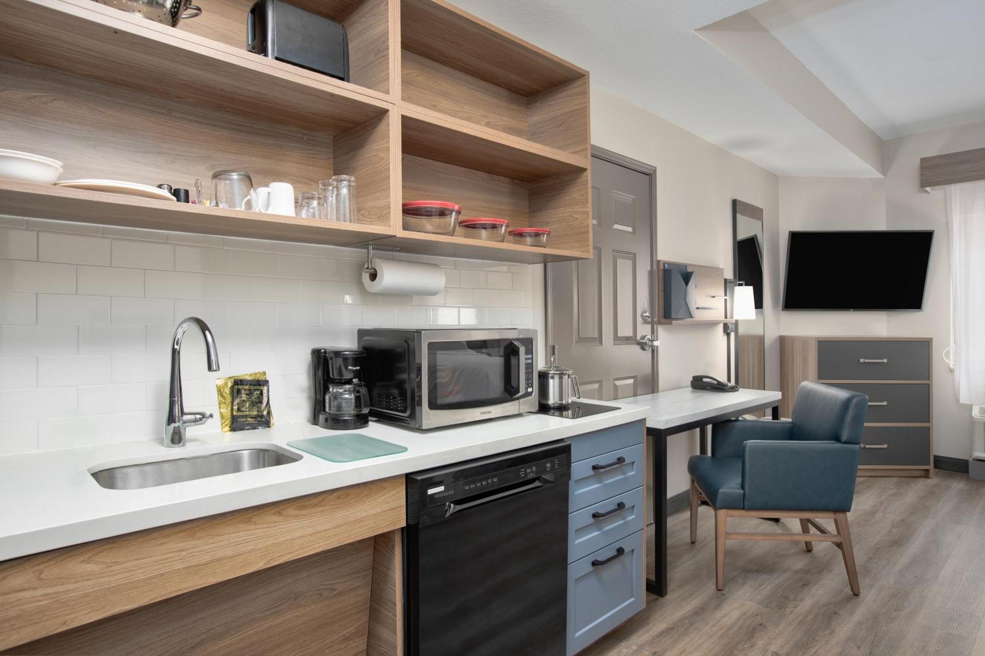 Studio Suite One Double Bed Roll Shower Mobility Access