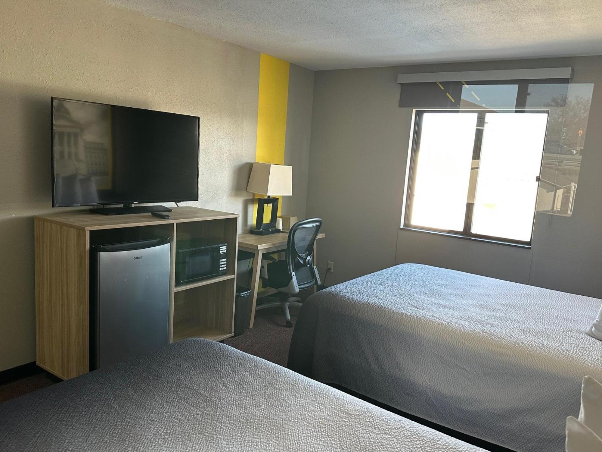 Queen Room with Two Queen Beds - Non-Smoking