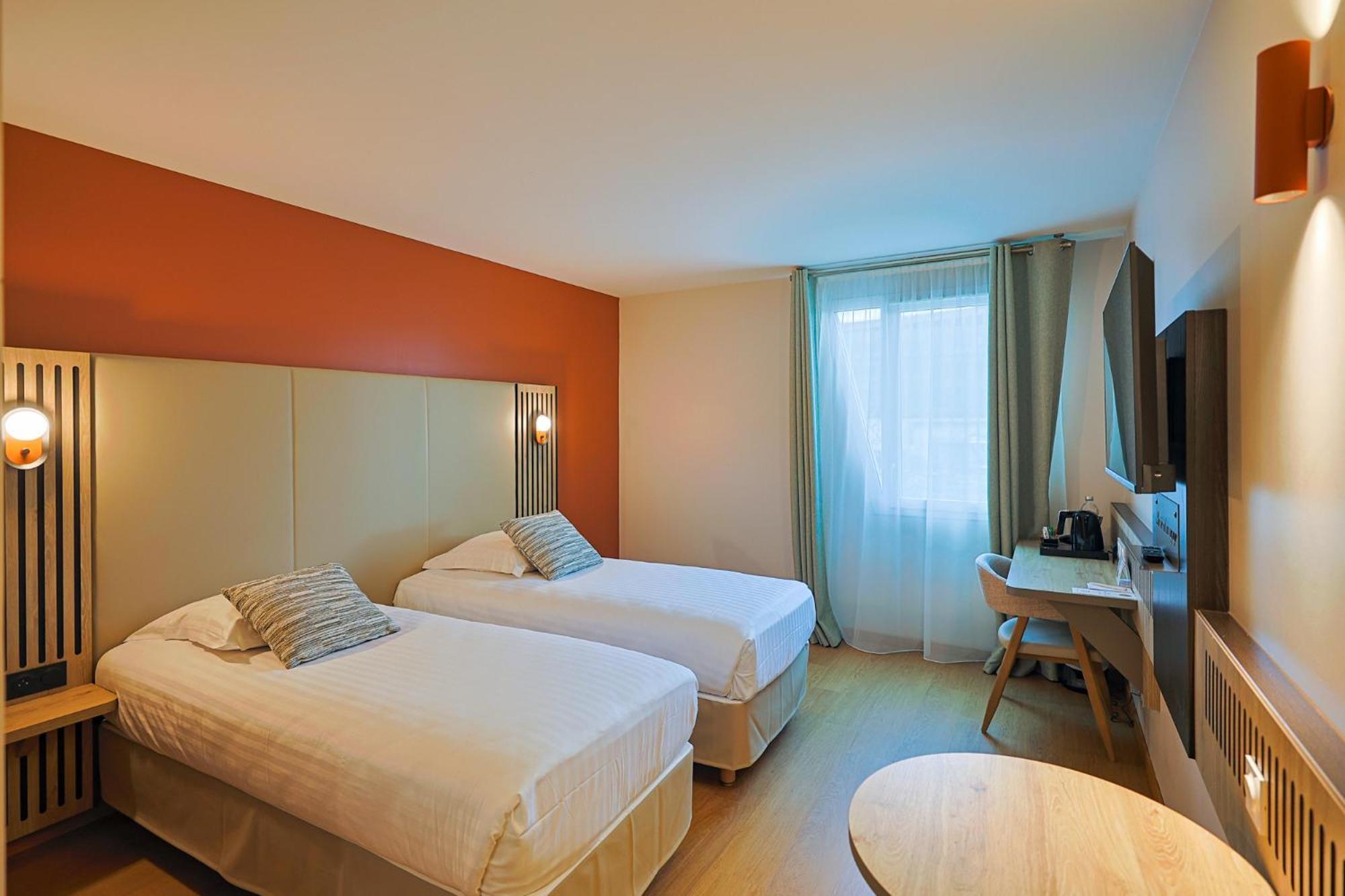 Standard Double Room,1756532110:JPEG