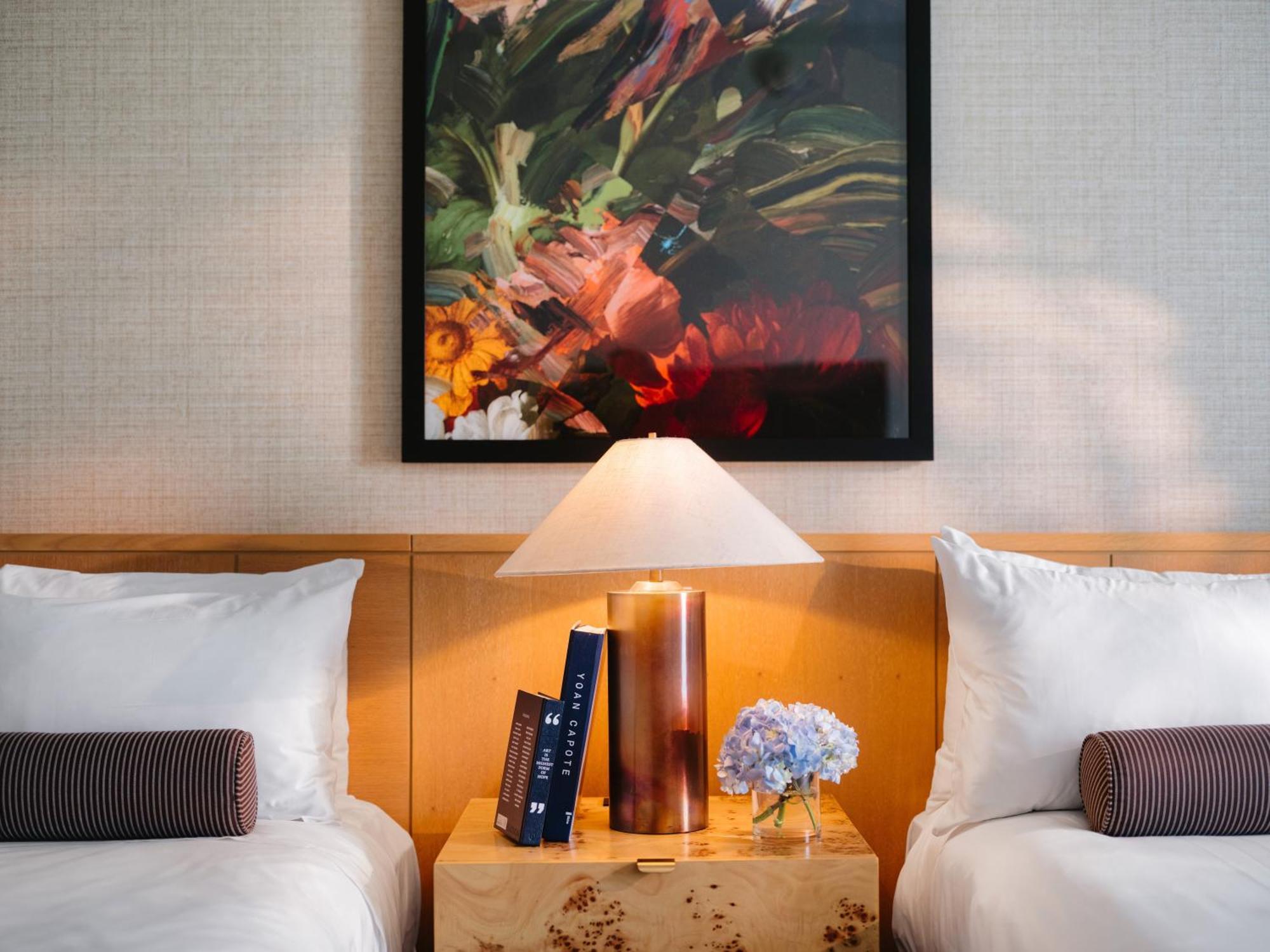 Deluxe Queen Room