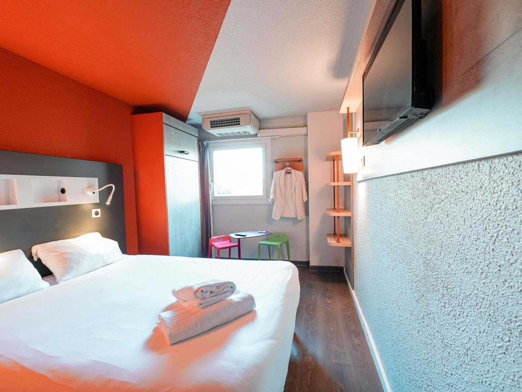 Triple room One Double bed One Foldable single bed