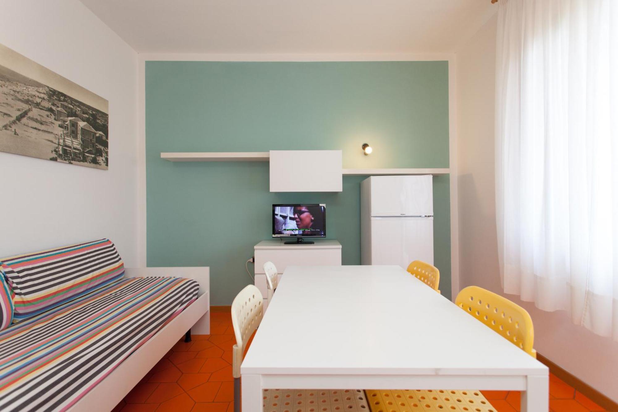 One-Bedroom Apartment Balcony,1756537901:JPEG