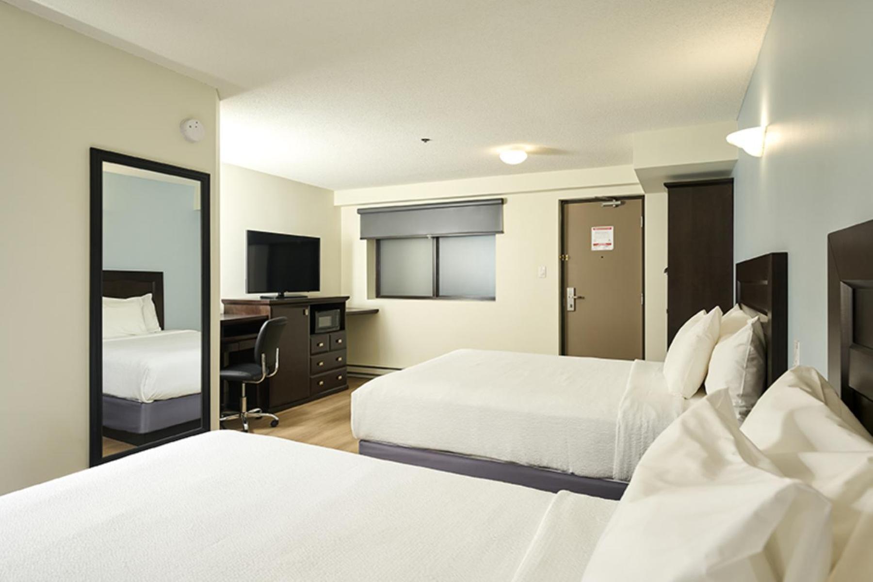 Deluxe Queen Room