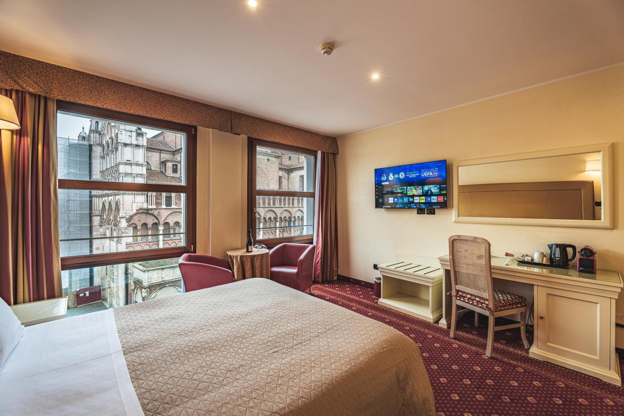 Deluxe Junior Suite Castle View