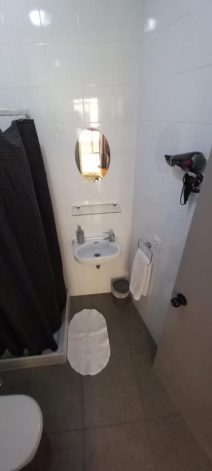 Twin Room Private Bathroom