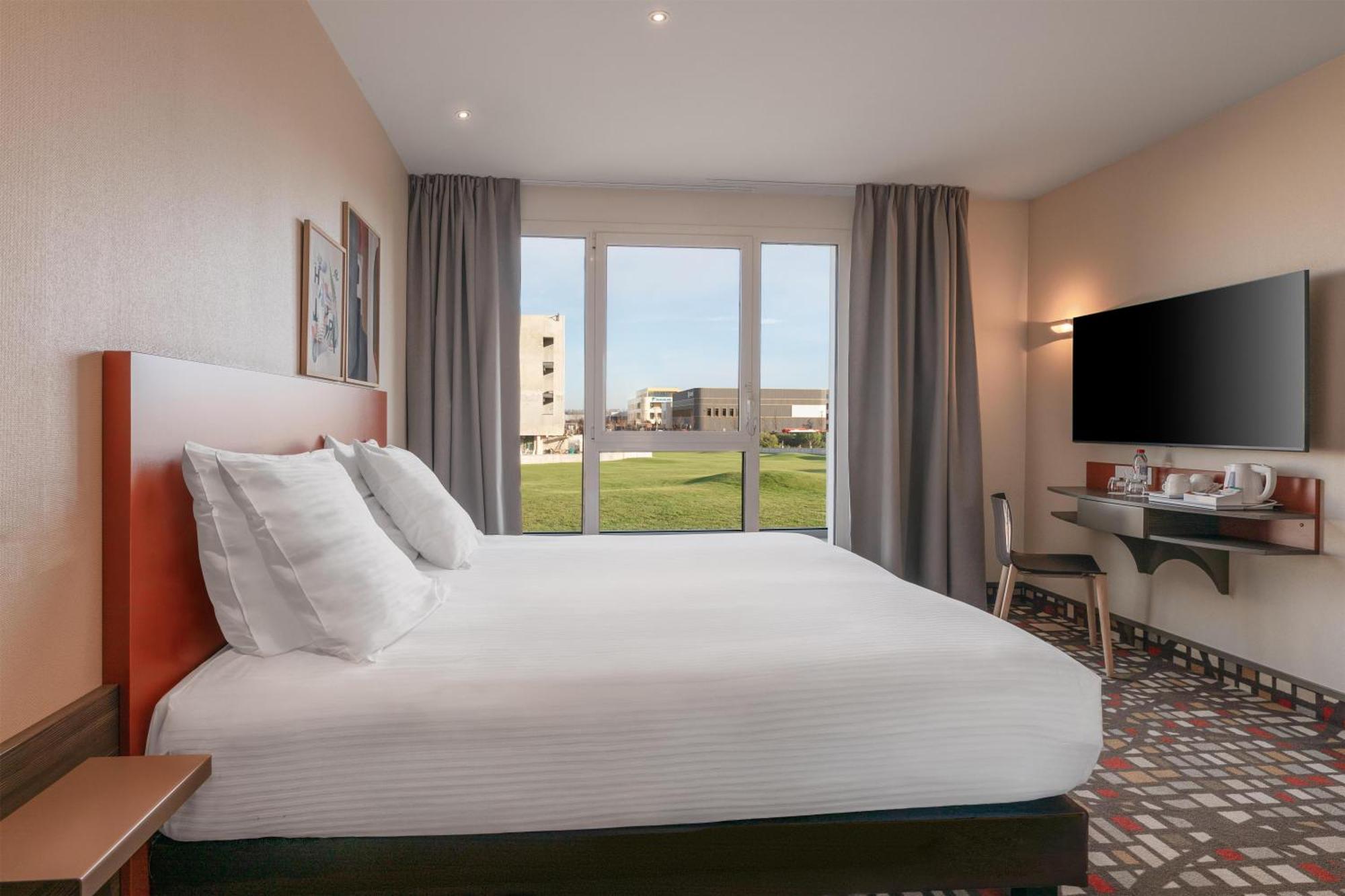 Chambre Lit King-Size - Accessible aux Personnes à Mobilité Réduite