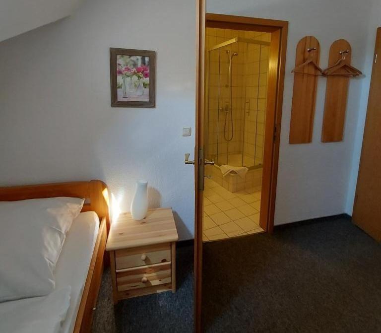 Single Room Bathroom,1756555364:JPEG