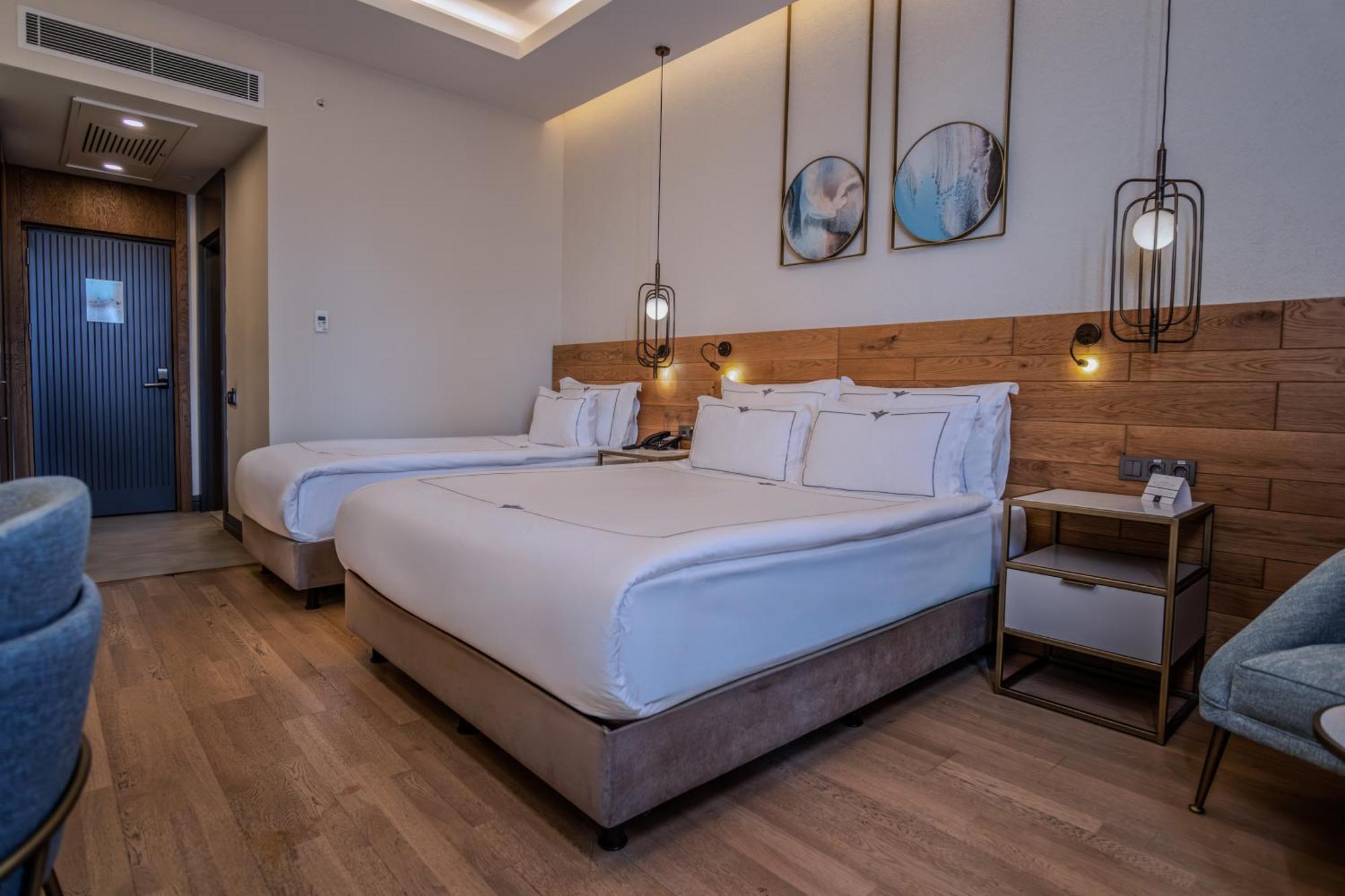 Superior Room Land View