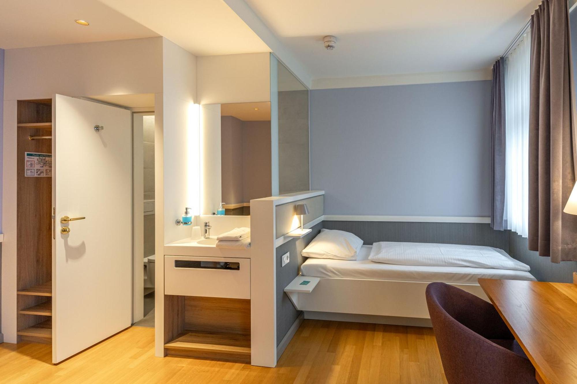 Single Room,1756570503:JPEG
