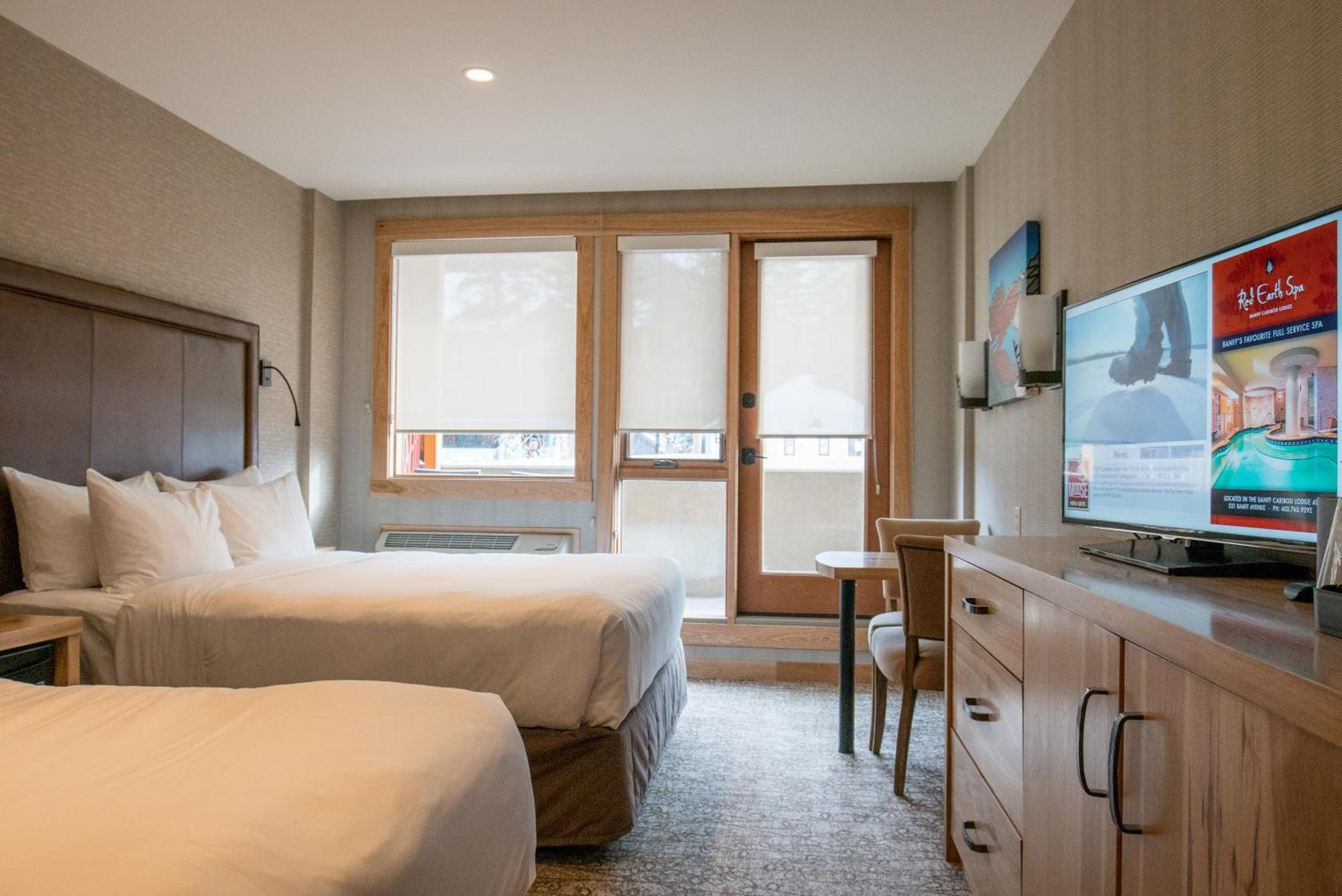 Superior Hotel Room - 2 Queens, Accessible