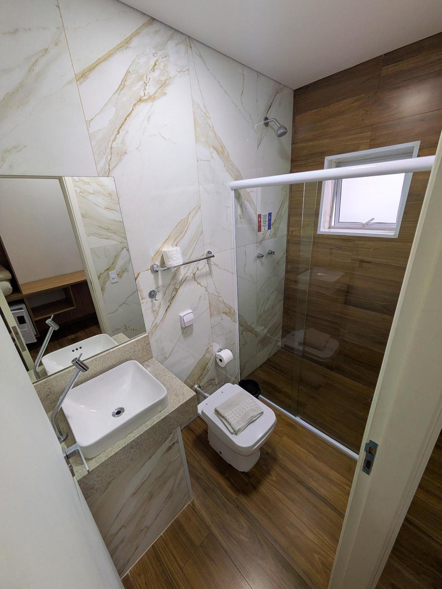 Double Room,1756585192:JPEG
