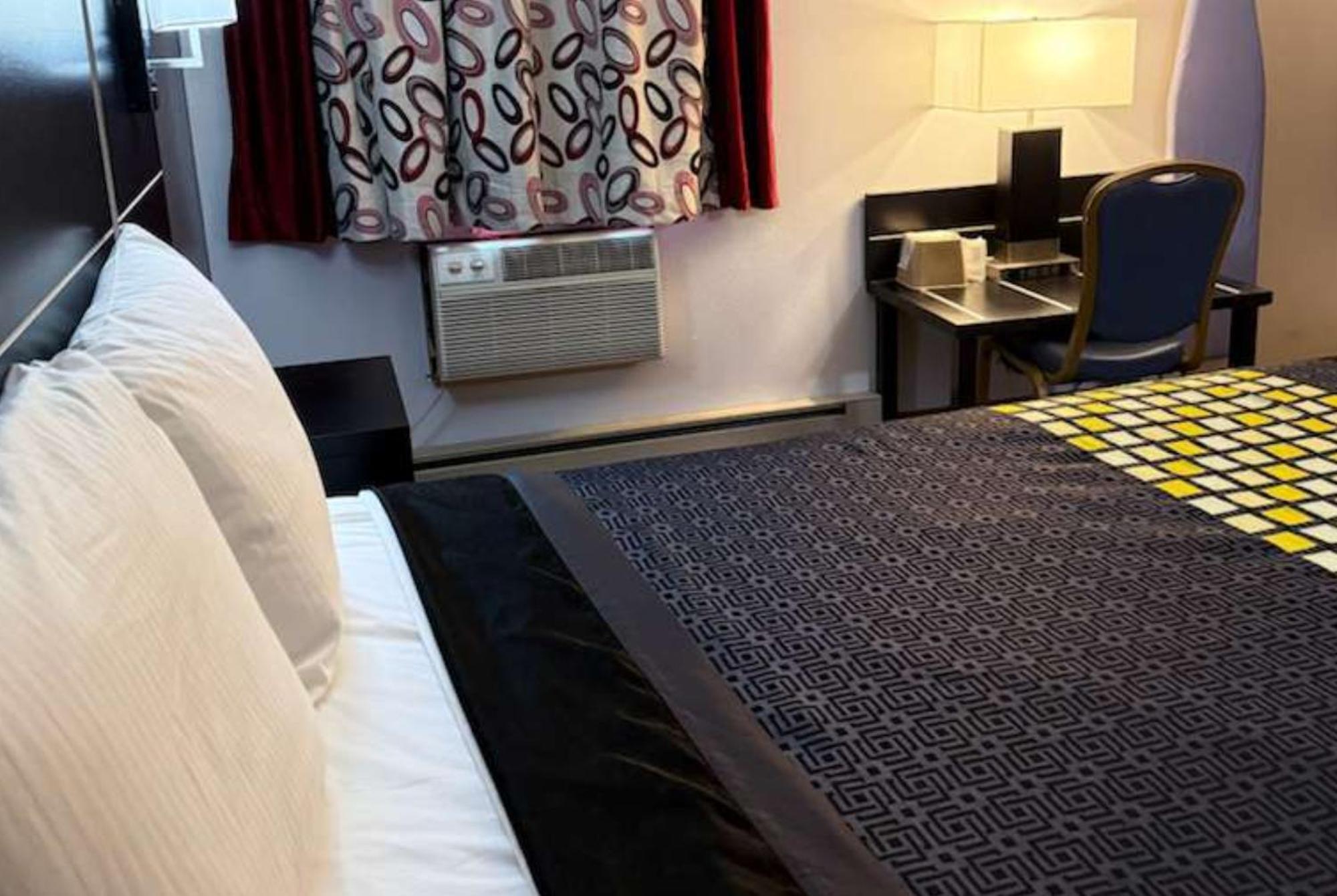 Queen Room - Disability Access - Non Smoking