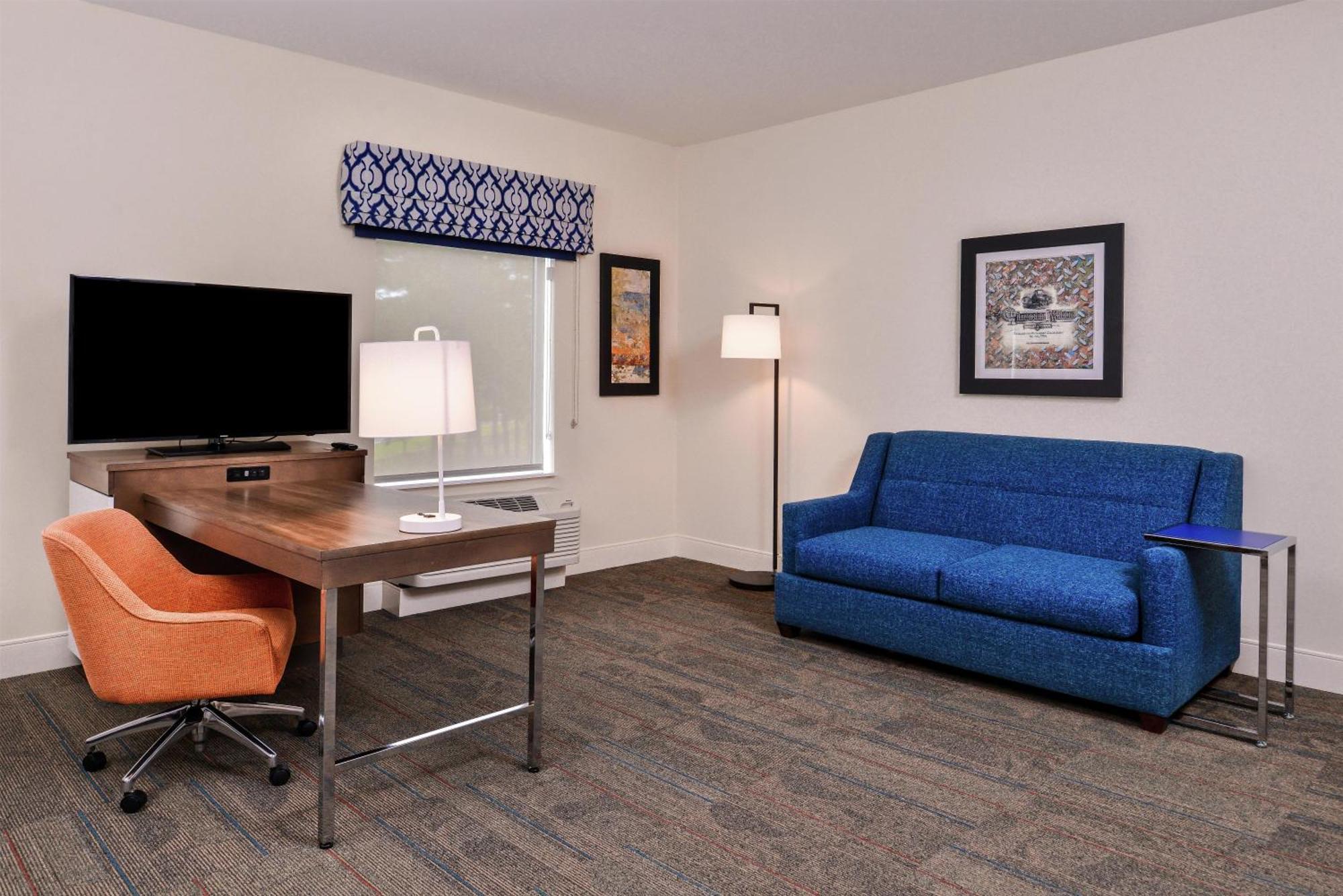 Queen Studio Suite with Two Queen Beds - Non-Smoking
