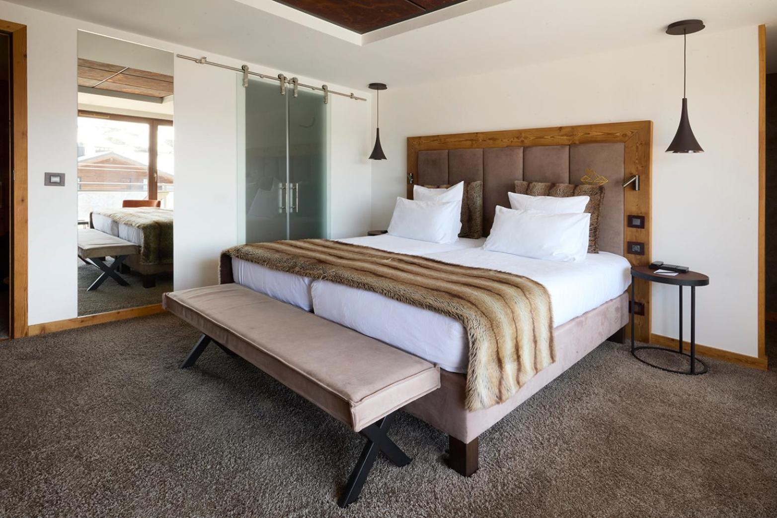 Two Connecting Double Rooms,1756661956:JPEG