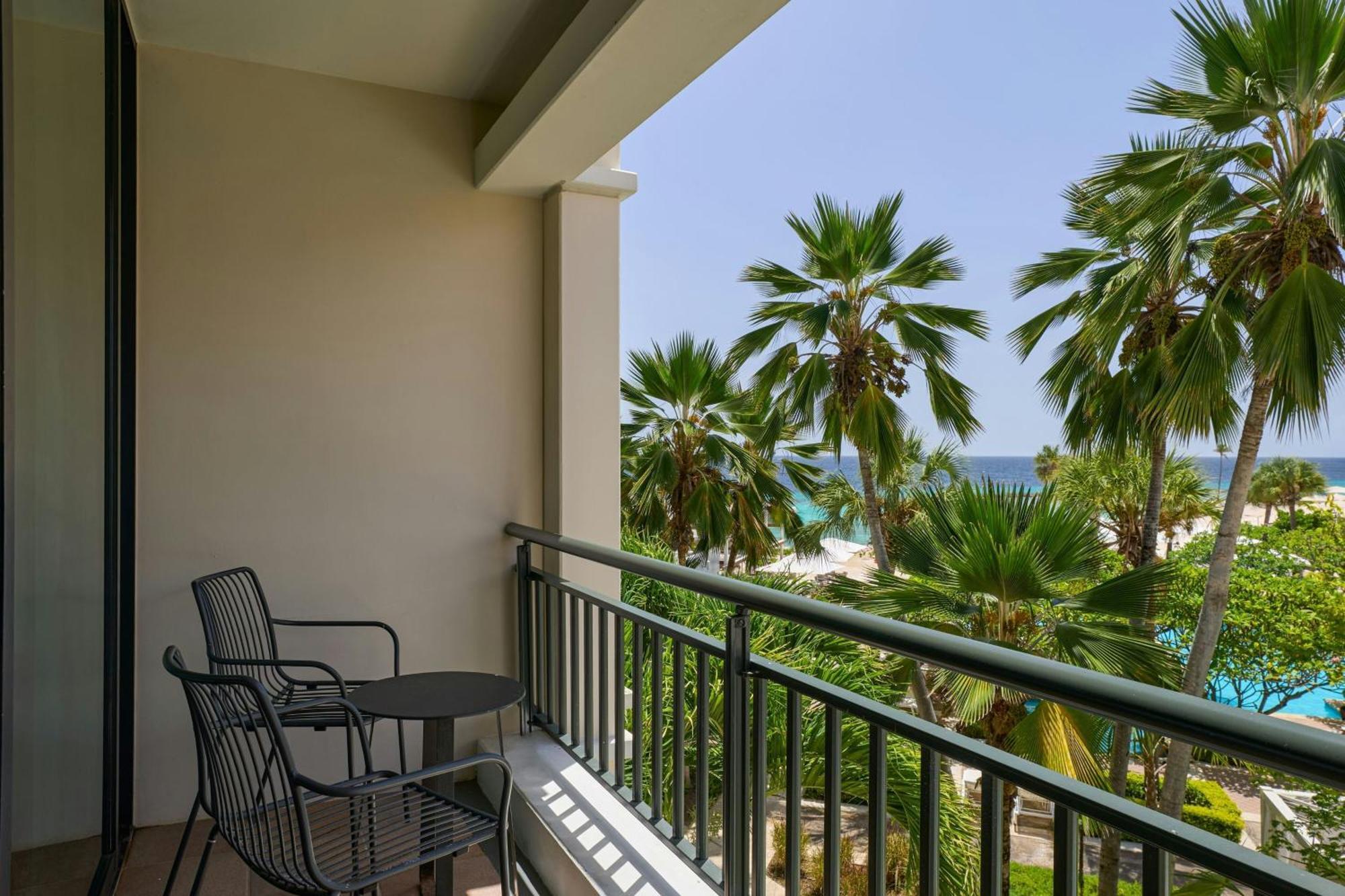 Partial Ocean view Queen bed