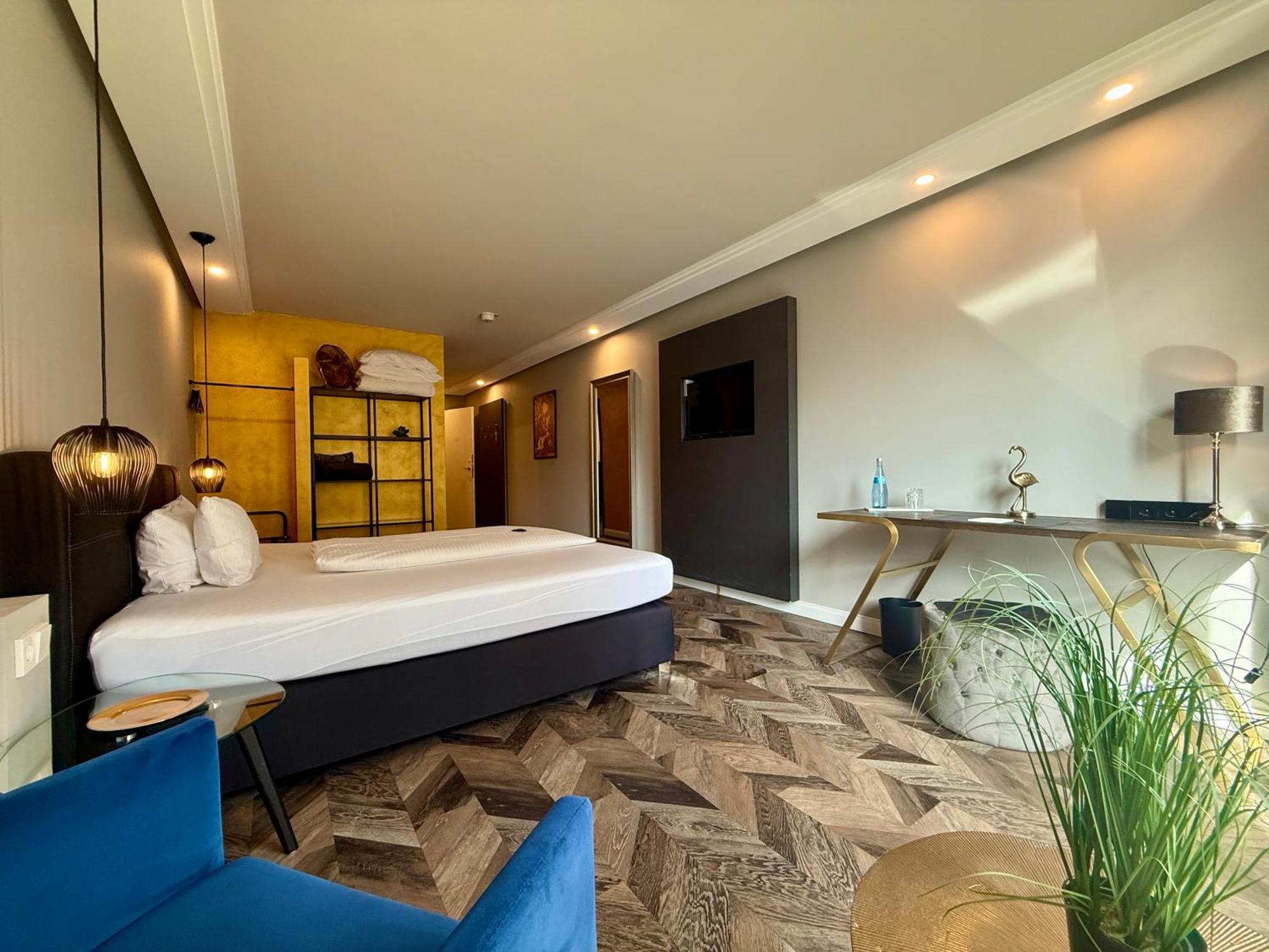 Large Double Room Deluxe