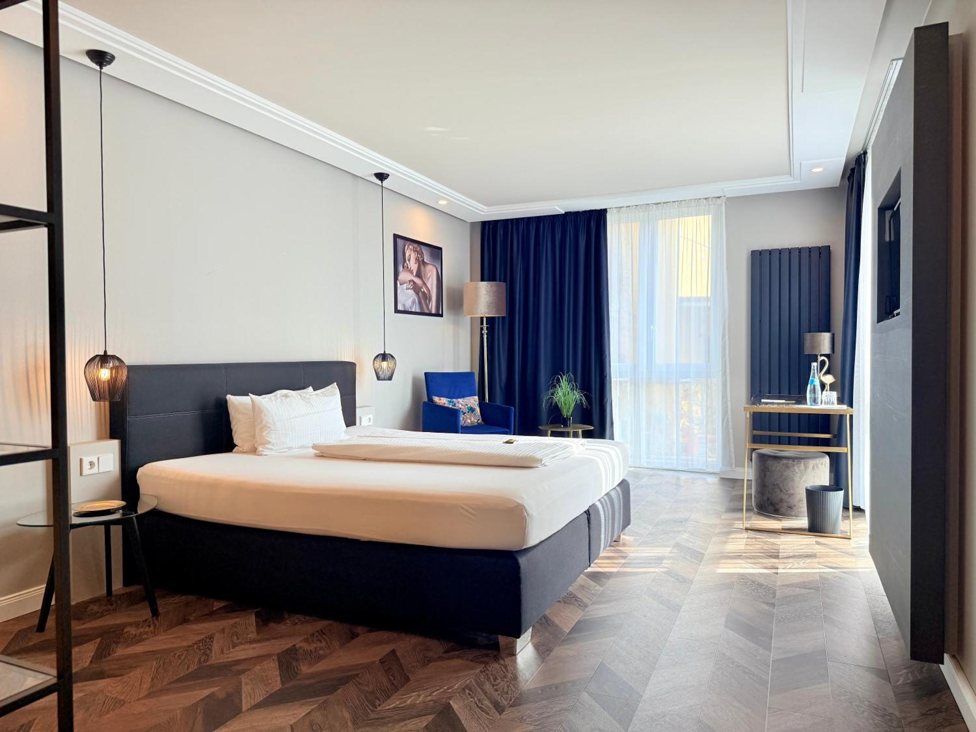 Large Double Room Deluxe
