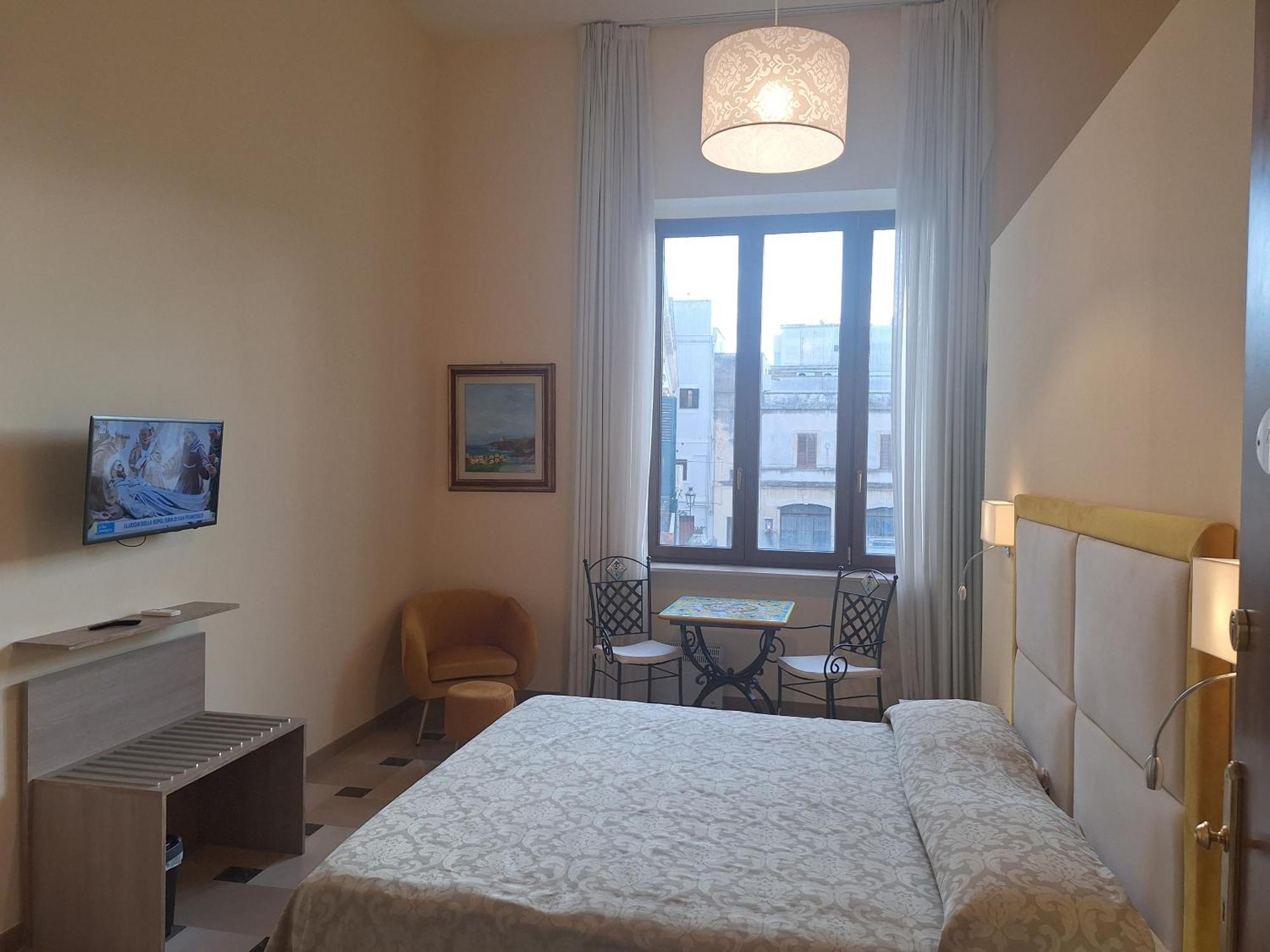 Deluxe Queen Room