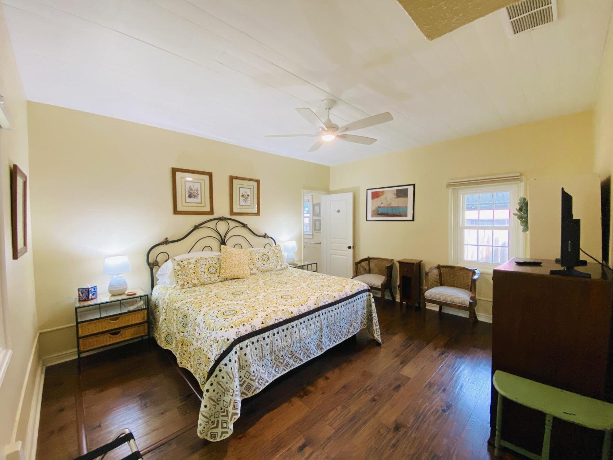 One-Bedroom Cottage