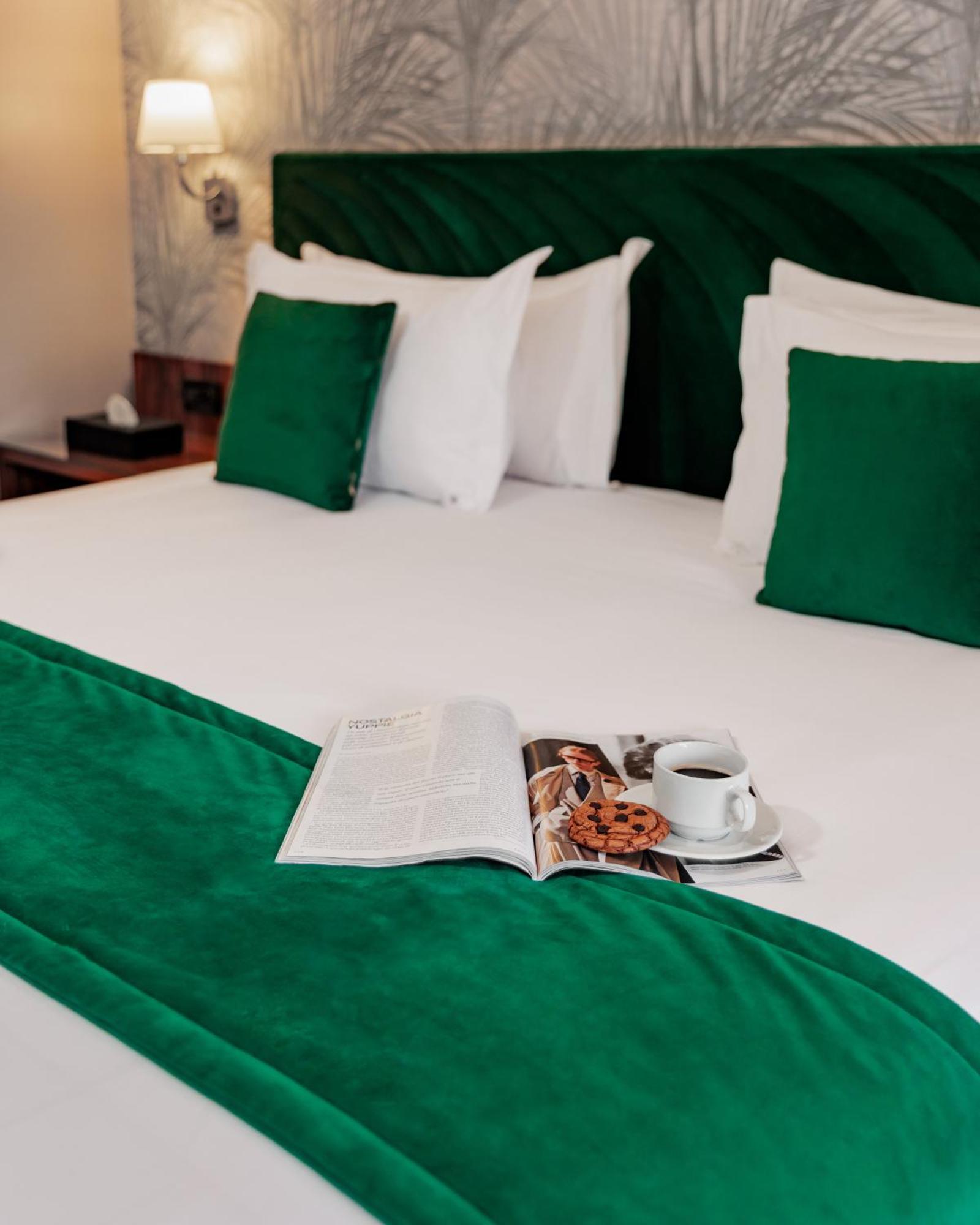 Deluxe Room Double Bed Garden View