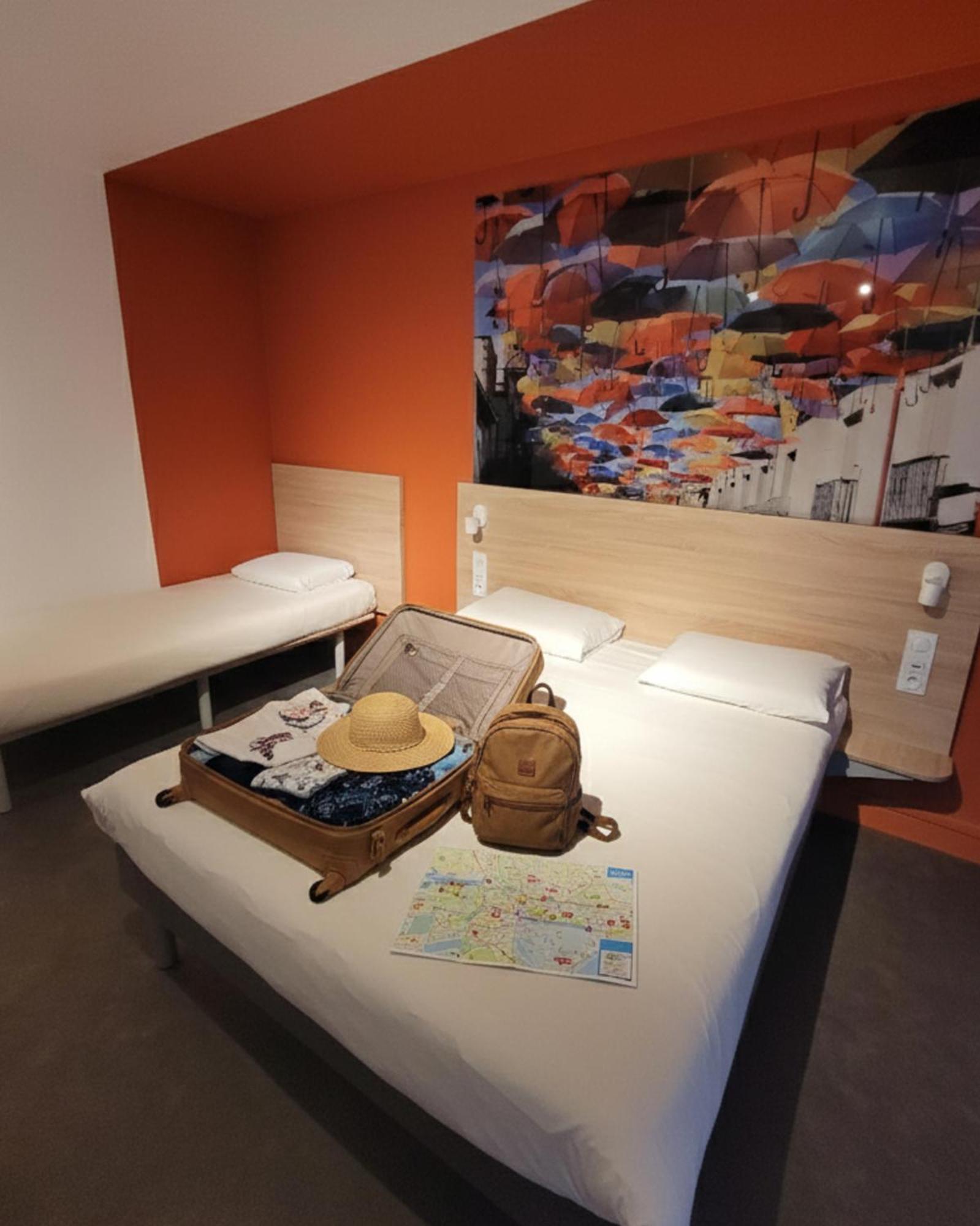 1 Double Bed 1 Single Bed