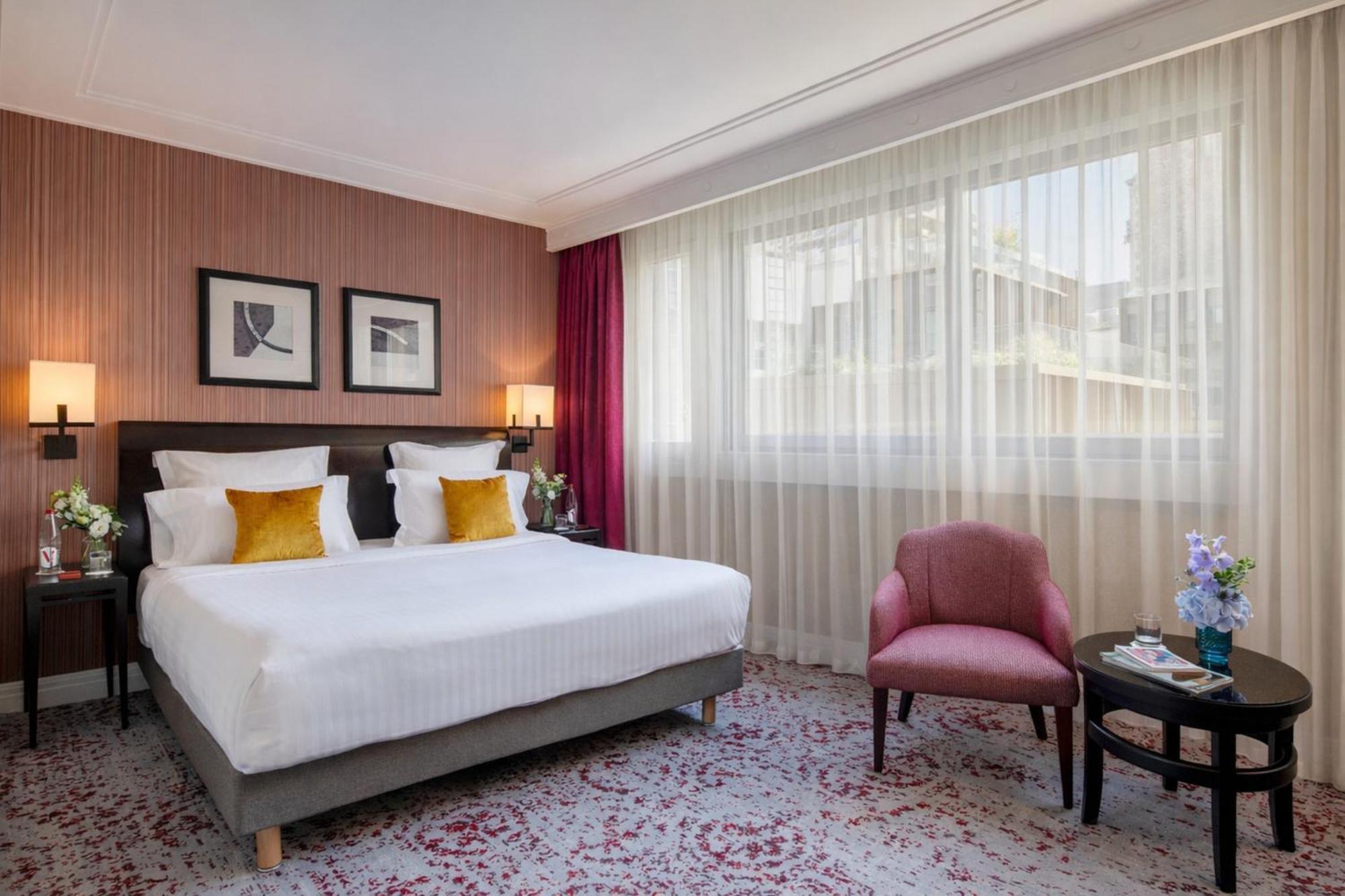 Deluxe King Room