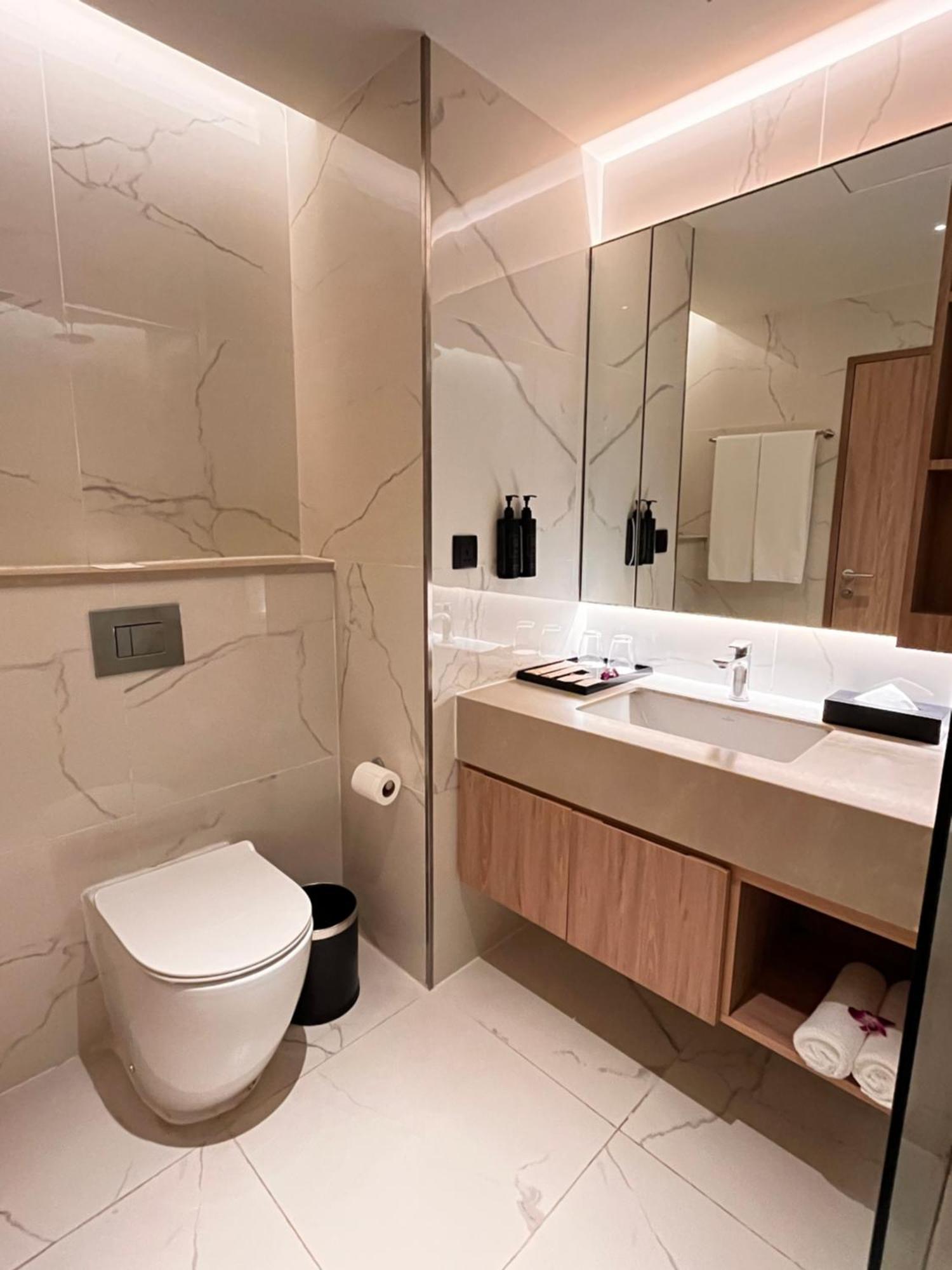 Deluxe king bed room