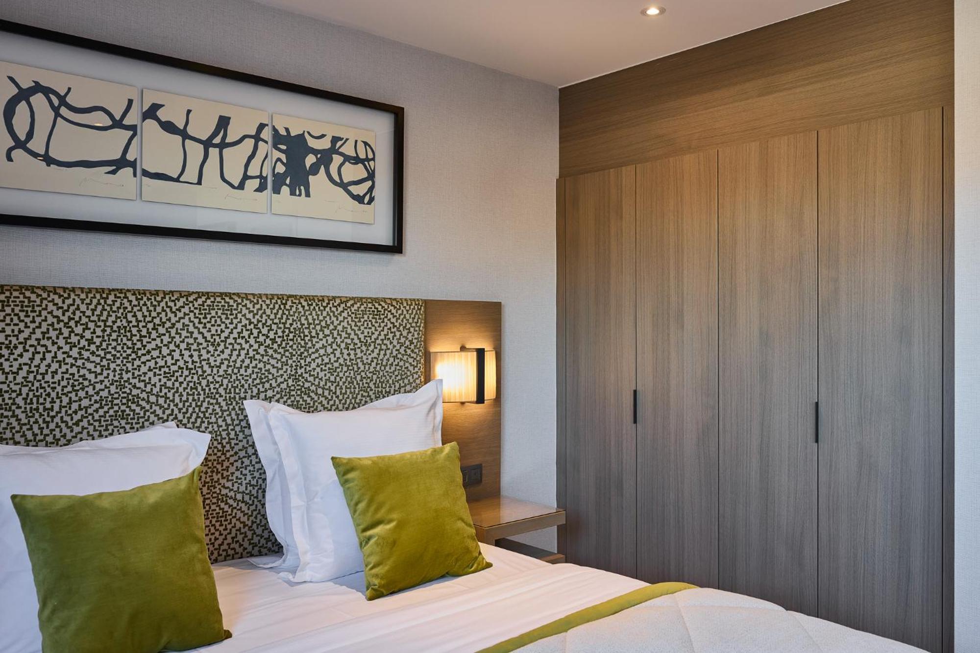Superior Pent Room