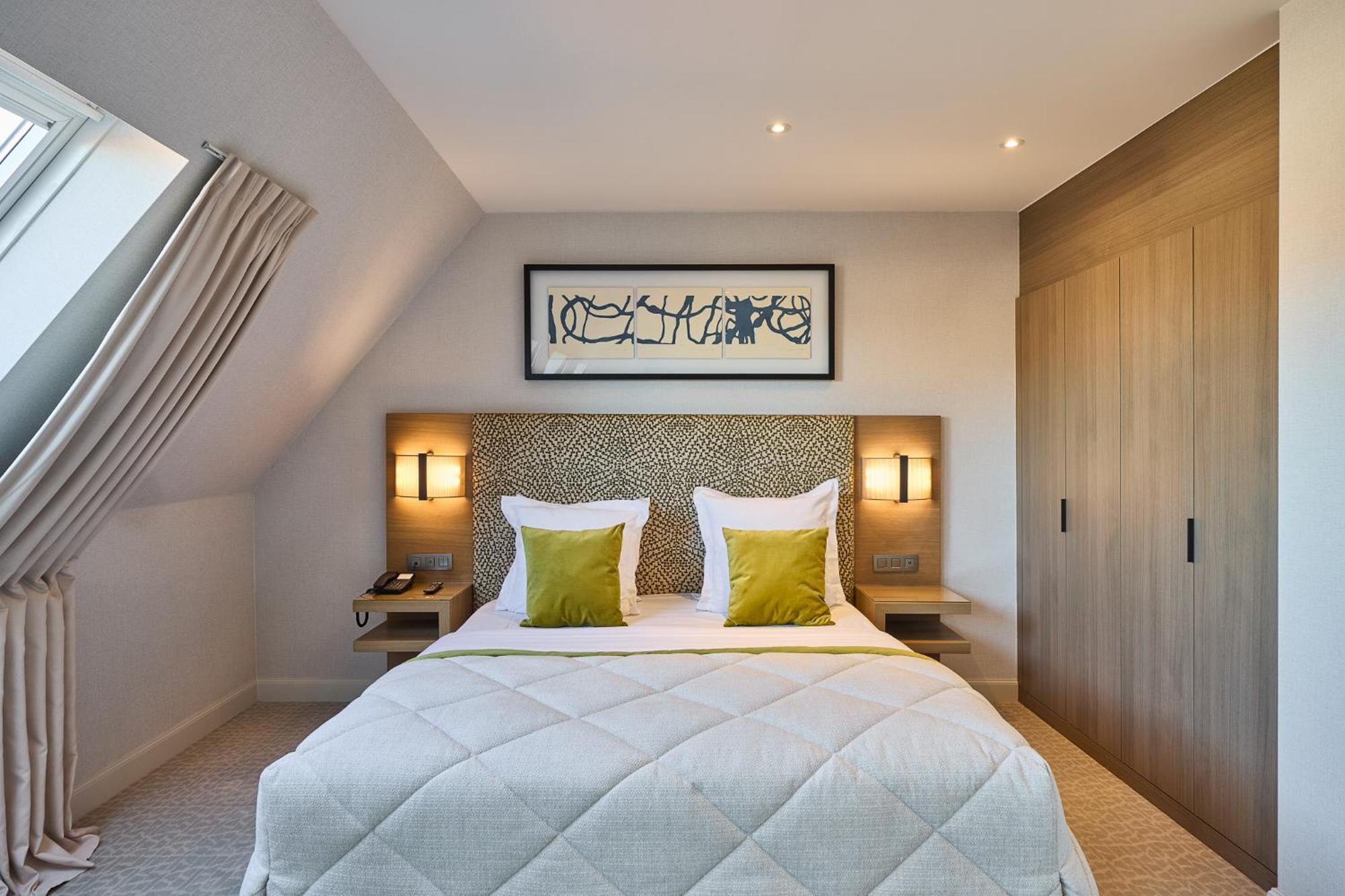 Superior Pent Room