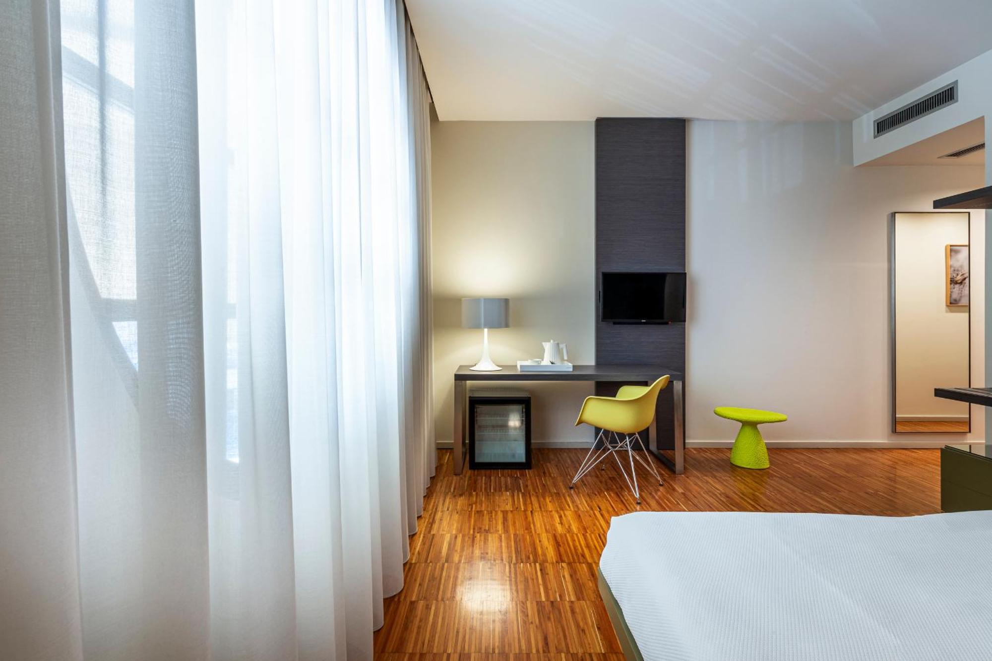 Deluxe Double or Twin Room,1758276830:JPEG