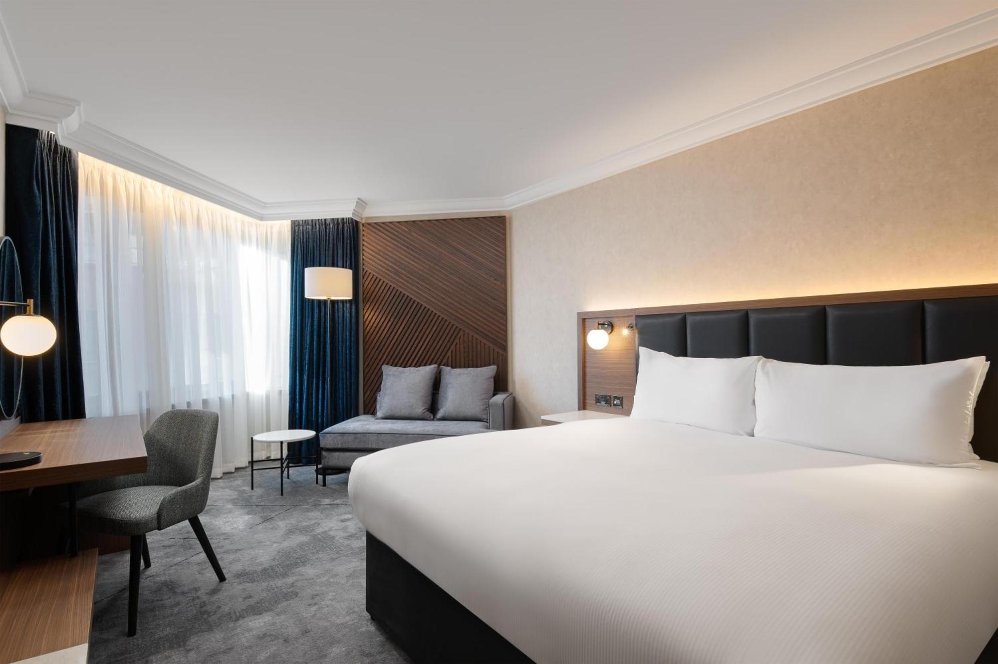 Executive King Room,1758280601:JPEG