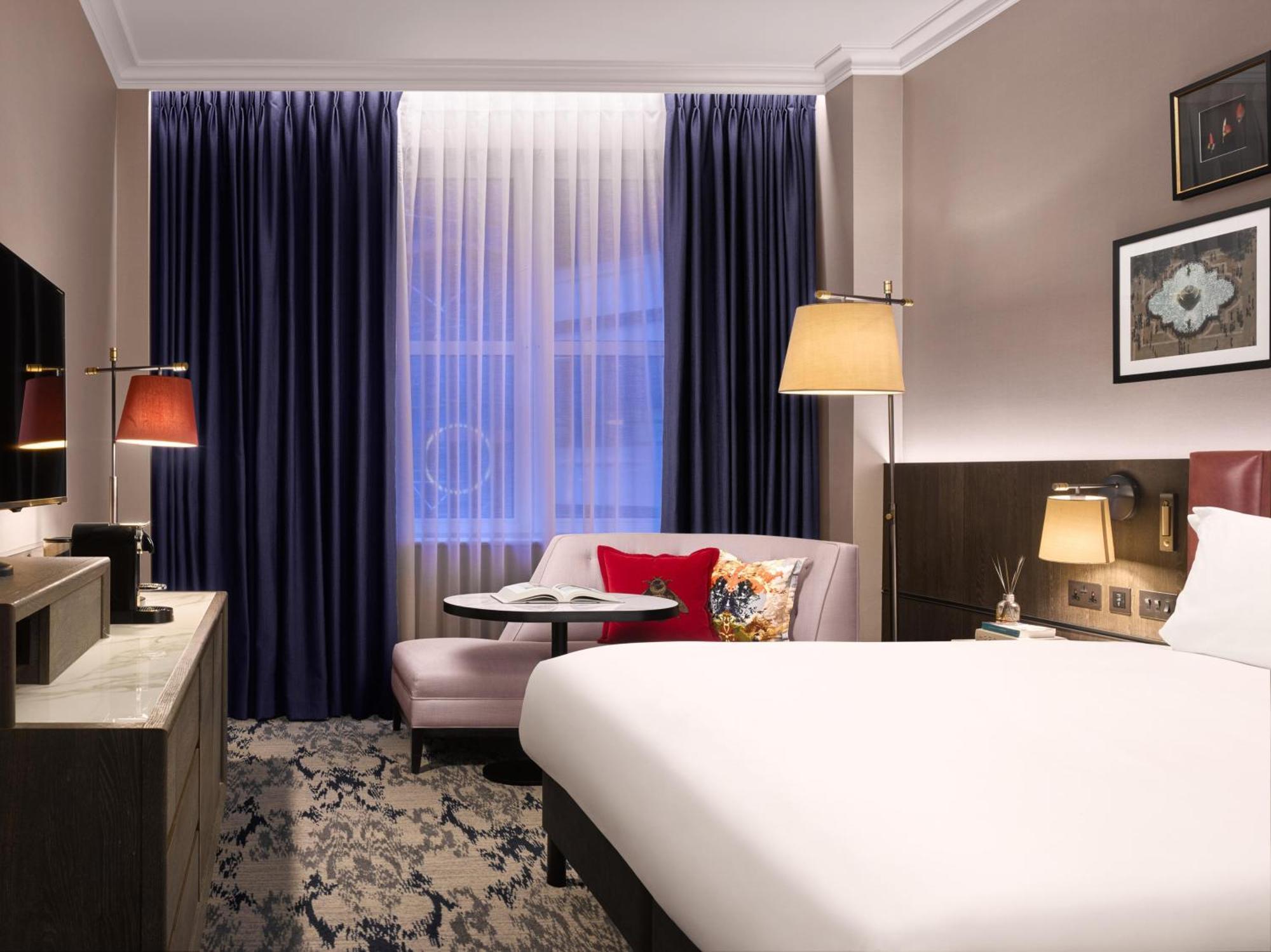 Trafalgar King Room