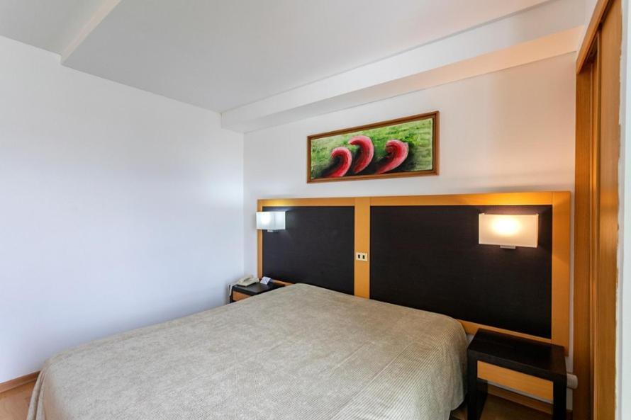 Two-Room Apartment,1758281867:JPEG