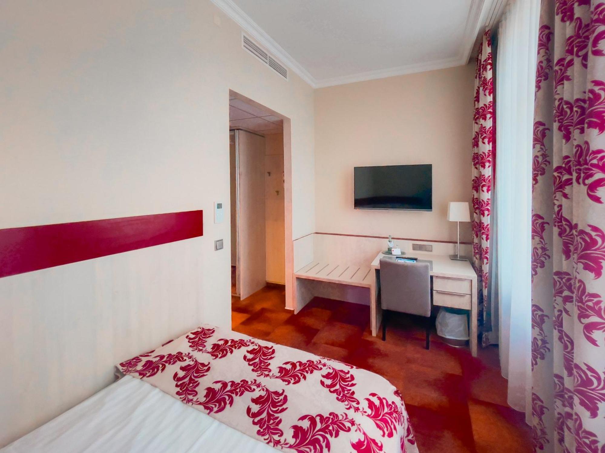 Deluxe Single Room