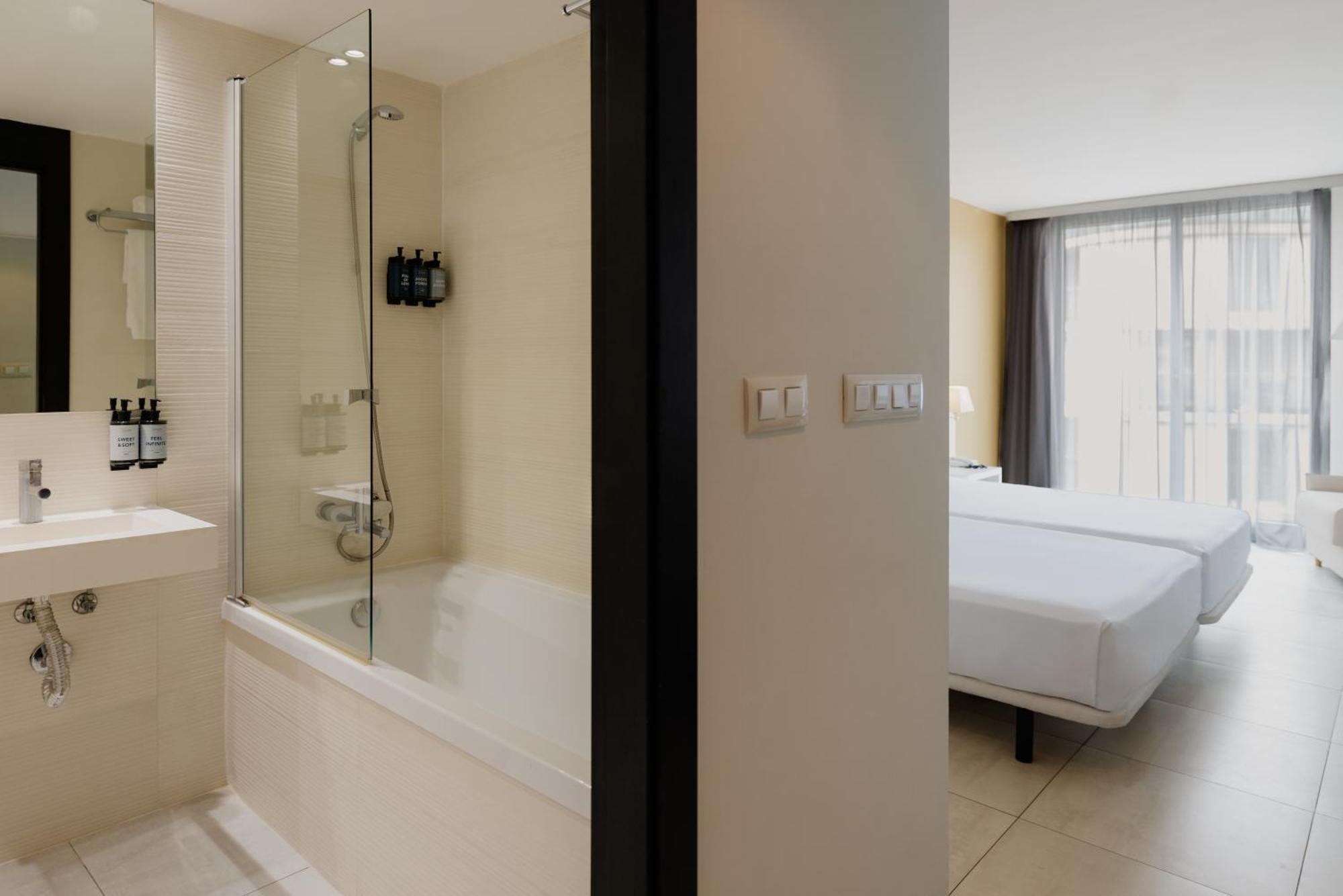 Deluxe King Room,1758289666:JPEG