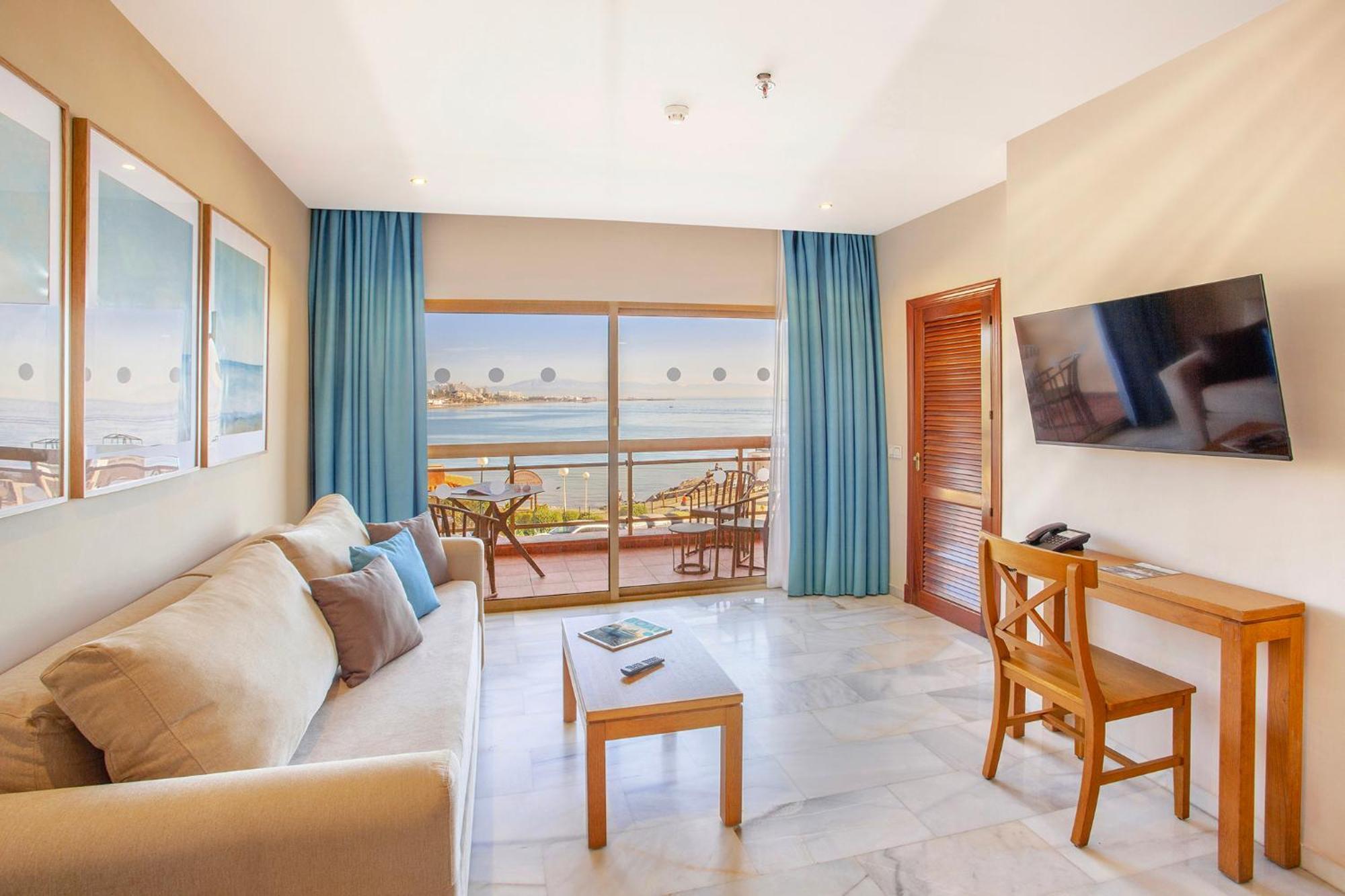 Studio-Apartment Partial Sea View