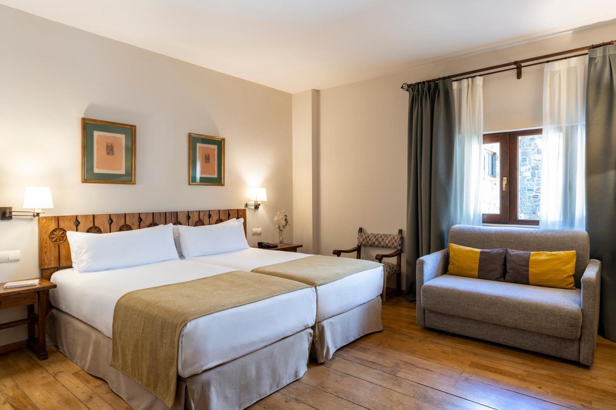 Standard Double Room (2 Adults + 1 Child)