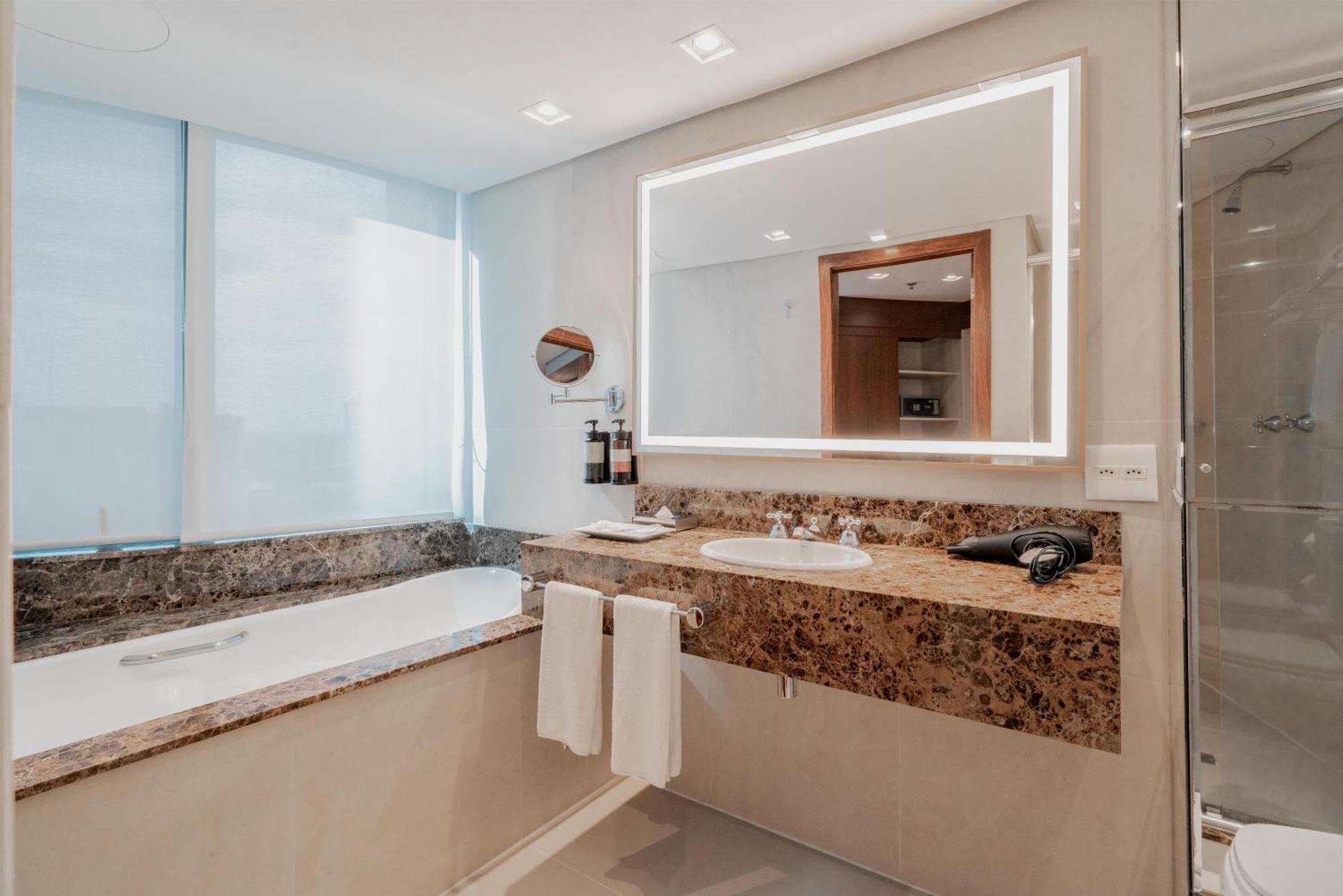 One-Bedroom King Suite