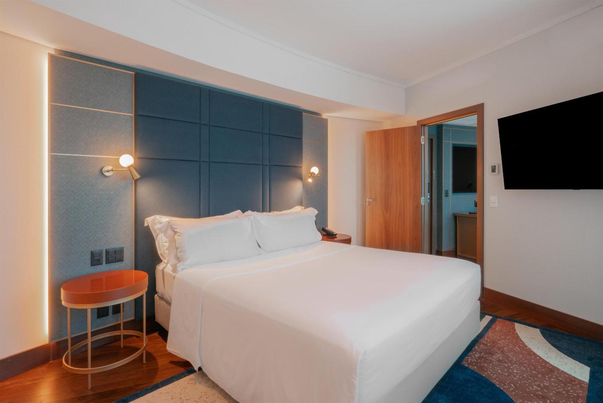One-Bedroom King Suite