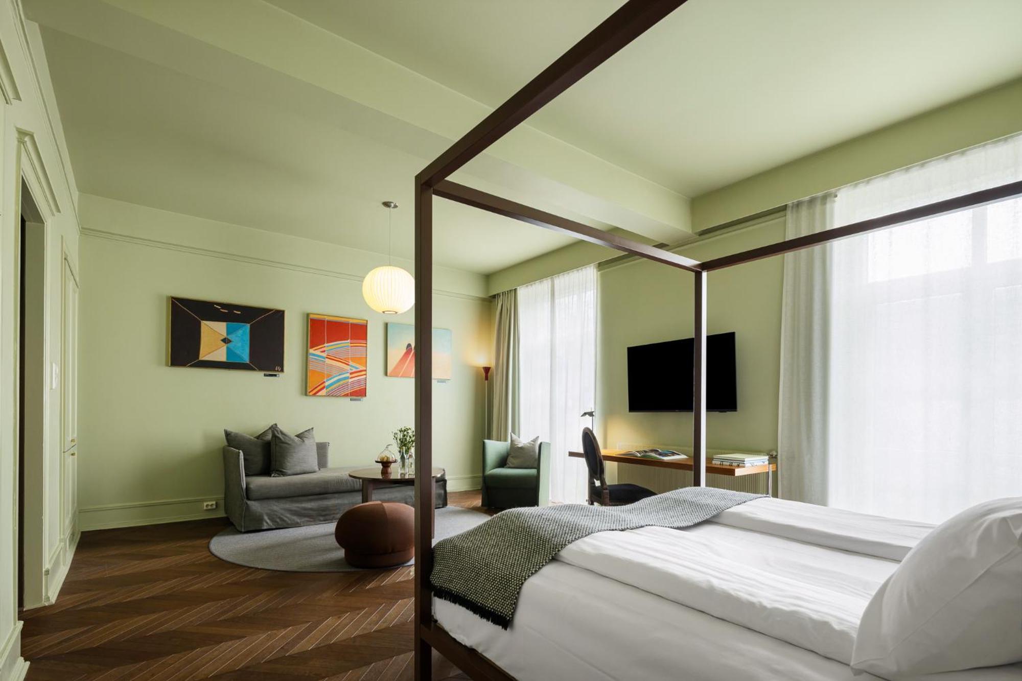 Family Twin Room