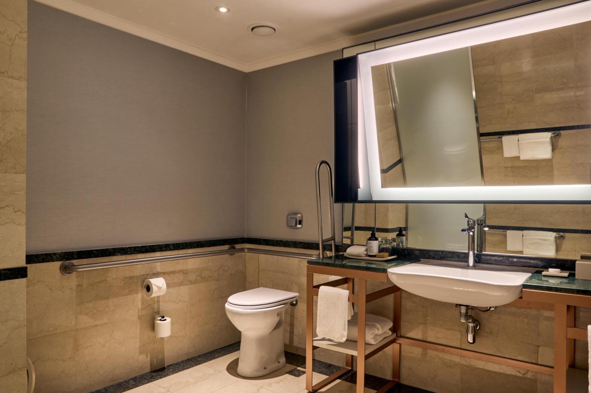 Deluxe King Room Mobility Accessible