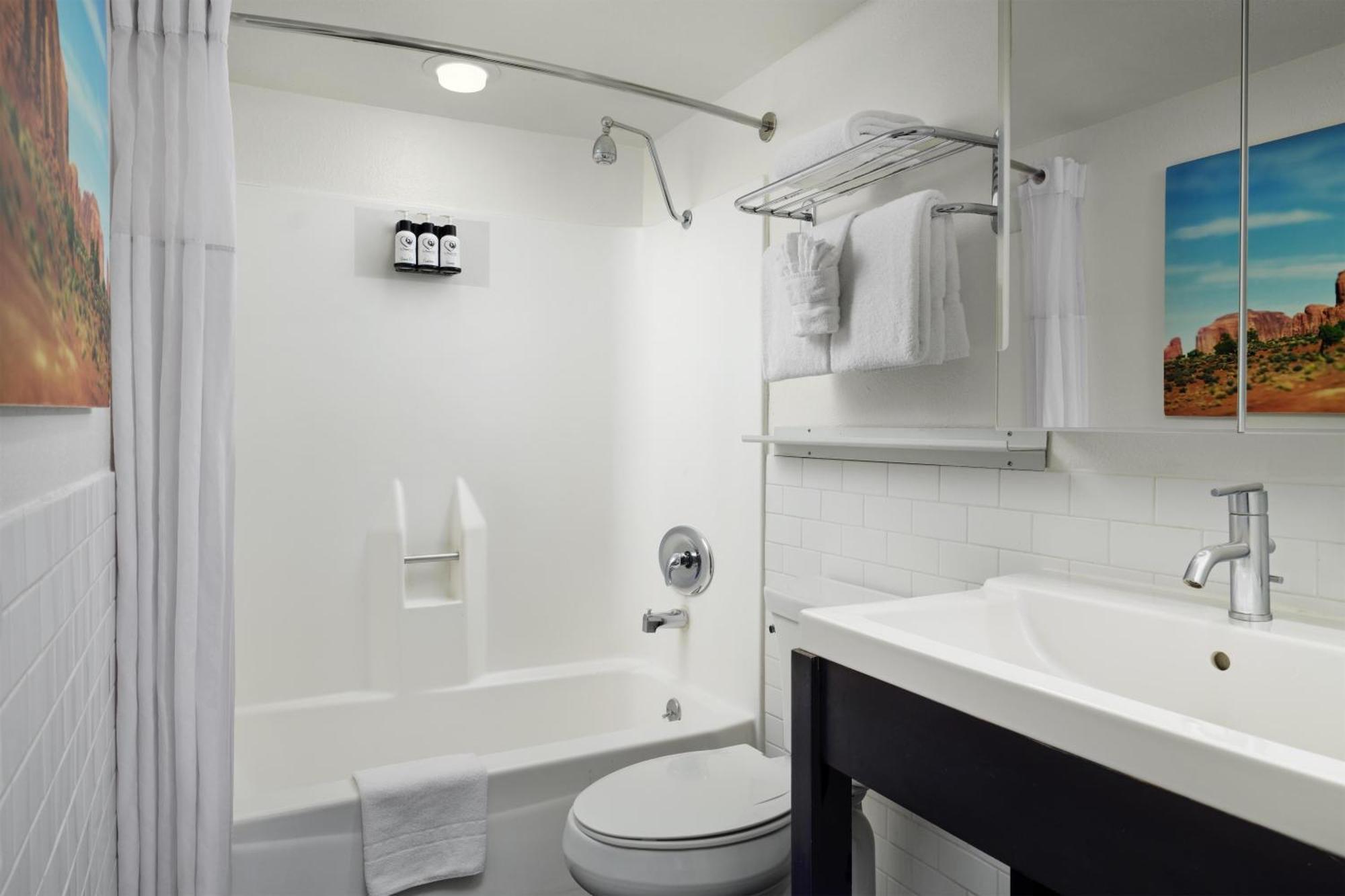 Deluxe Queen Room Two Queen Beds Pool View or Non-Smoking,1758304520:JPEG