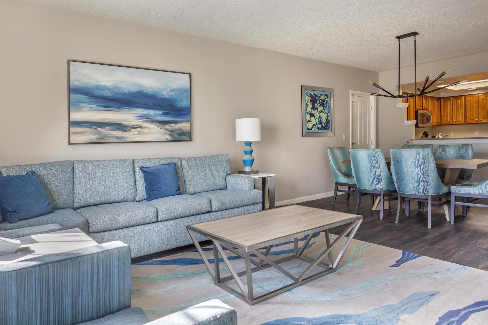 Two-Bedroom Connecting King Suite Sofa Bed