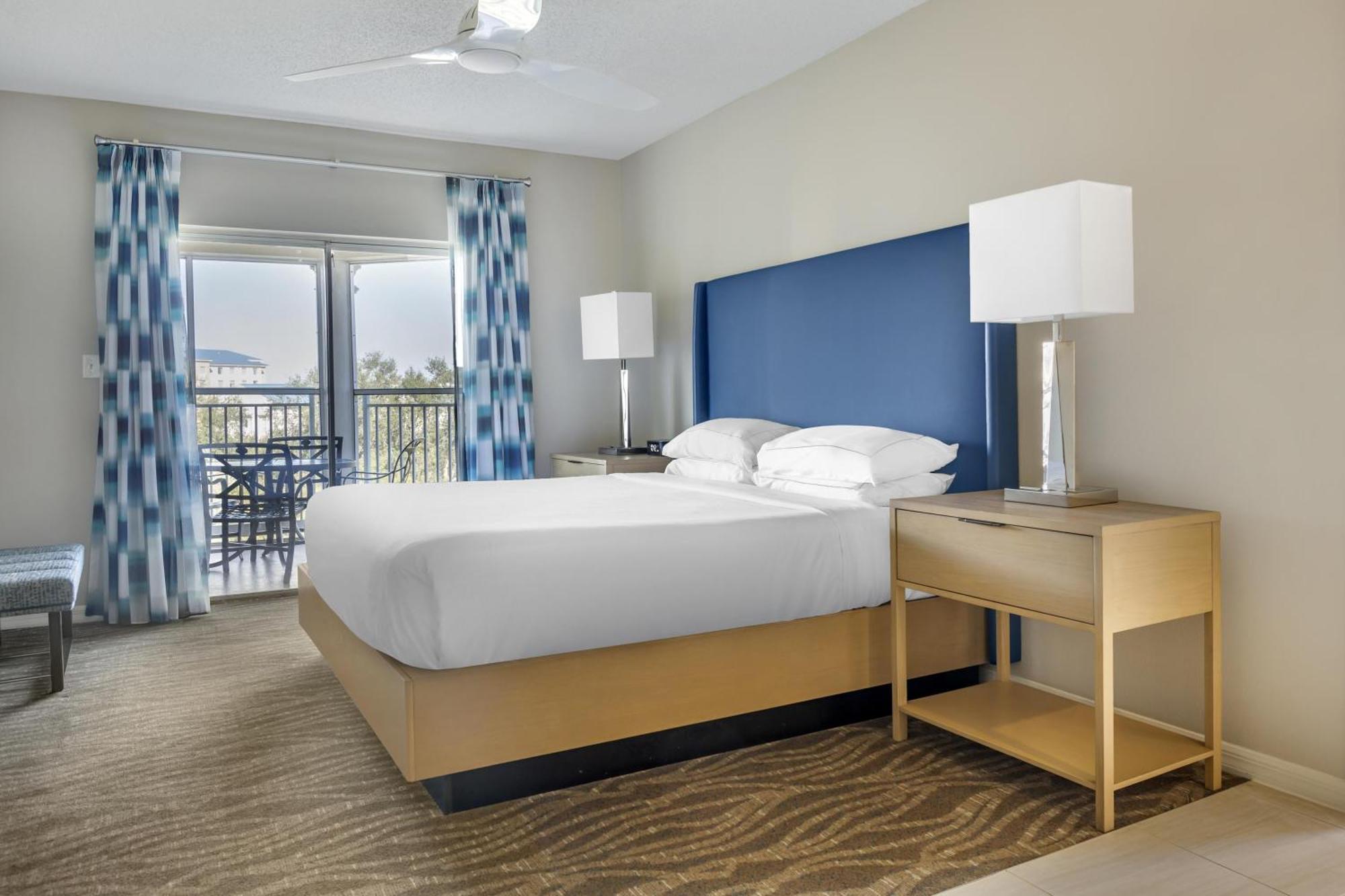 Two-Bedroom Connecting King Suite Sofa Bed