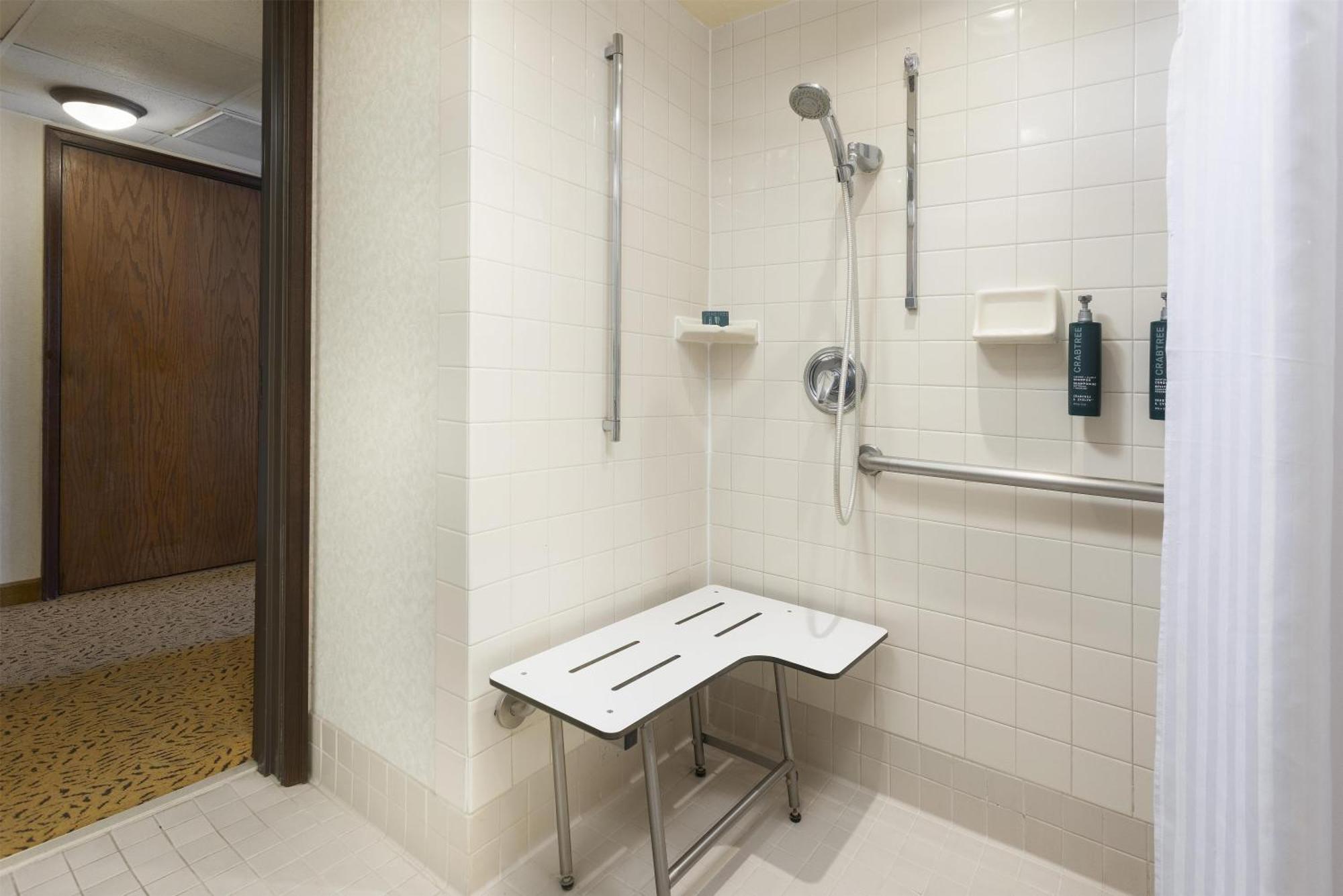 Queen Room Two Queen Beds Disability Access or Roll Shower,1758306444:JPEG